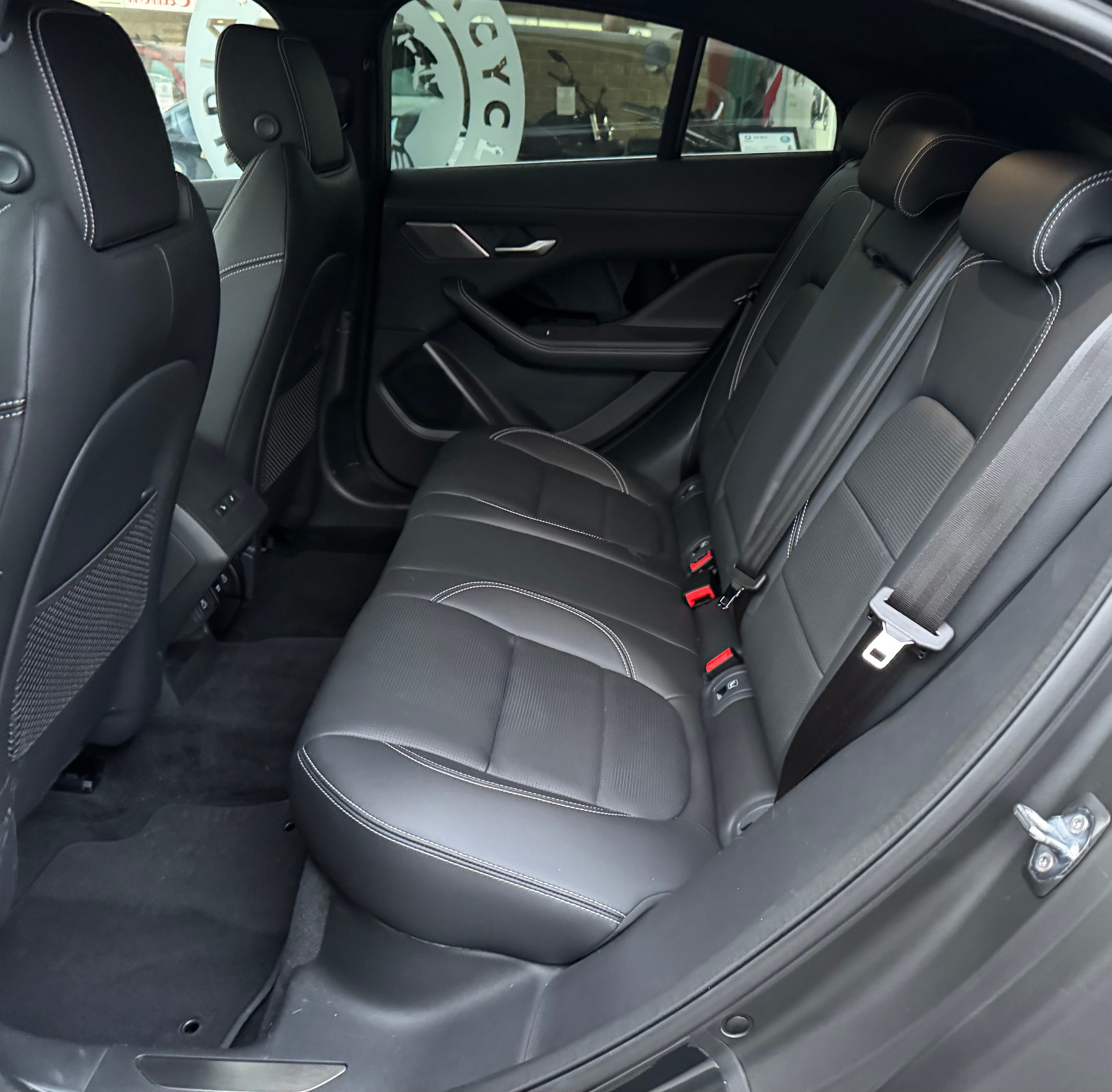 listing desktop thumbnail image 9