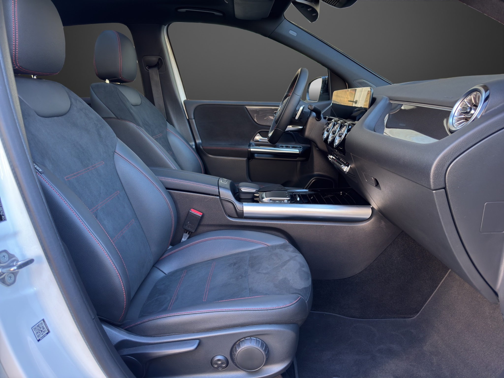 listing desktop thumbnail image 11