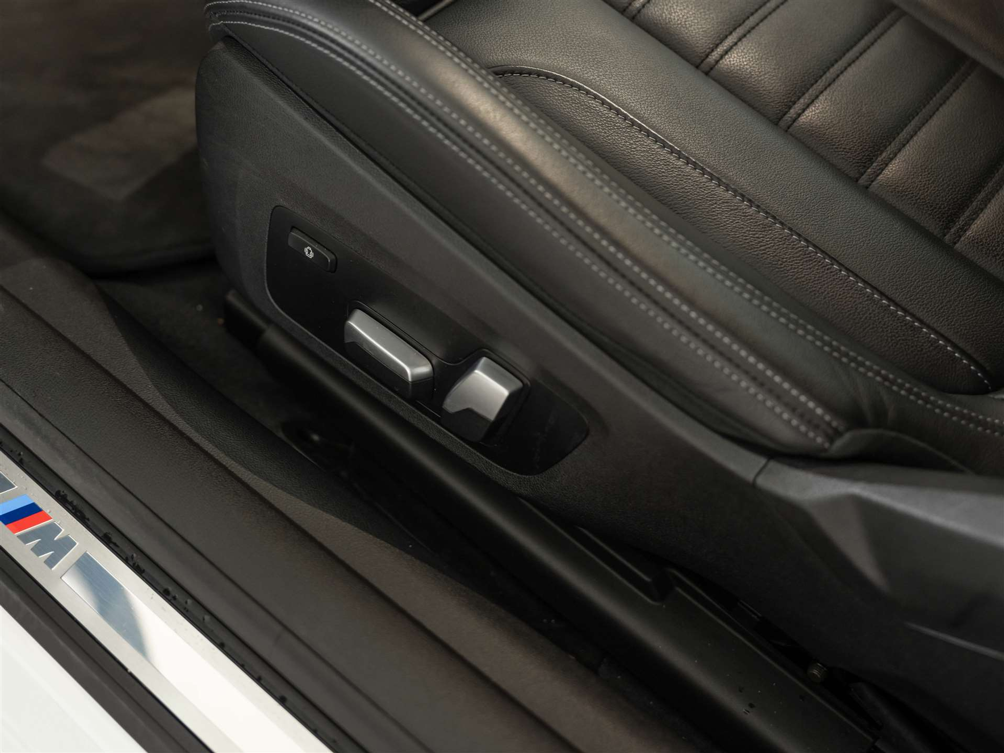 listing desktop thumbnail image 28