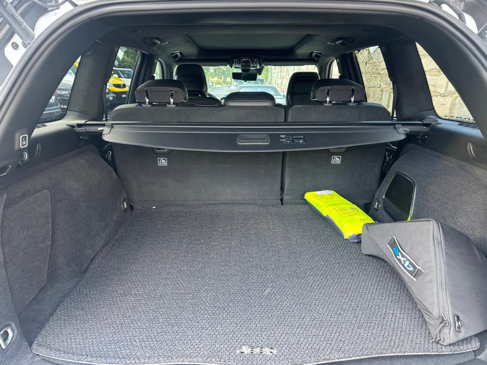 listing desktop thumbnail image 6