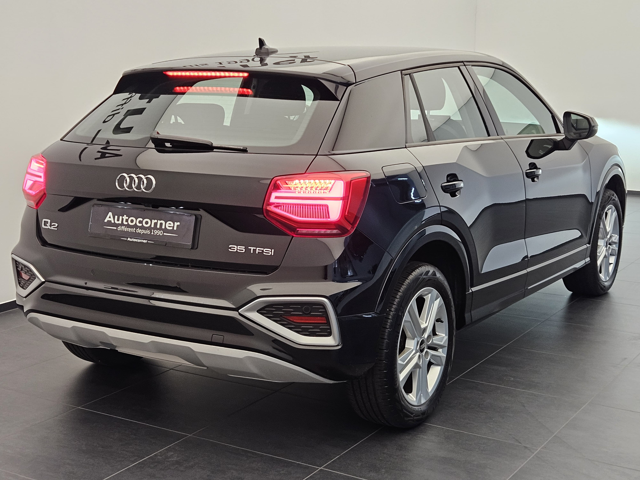 listing desktop thumbnail image 6