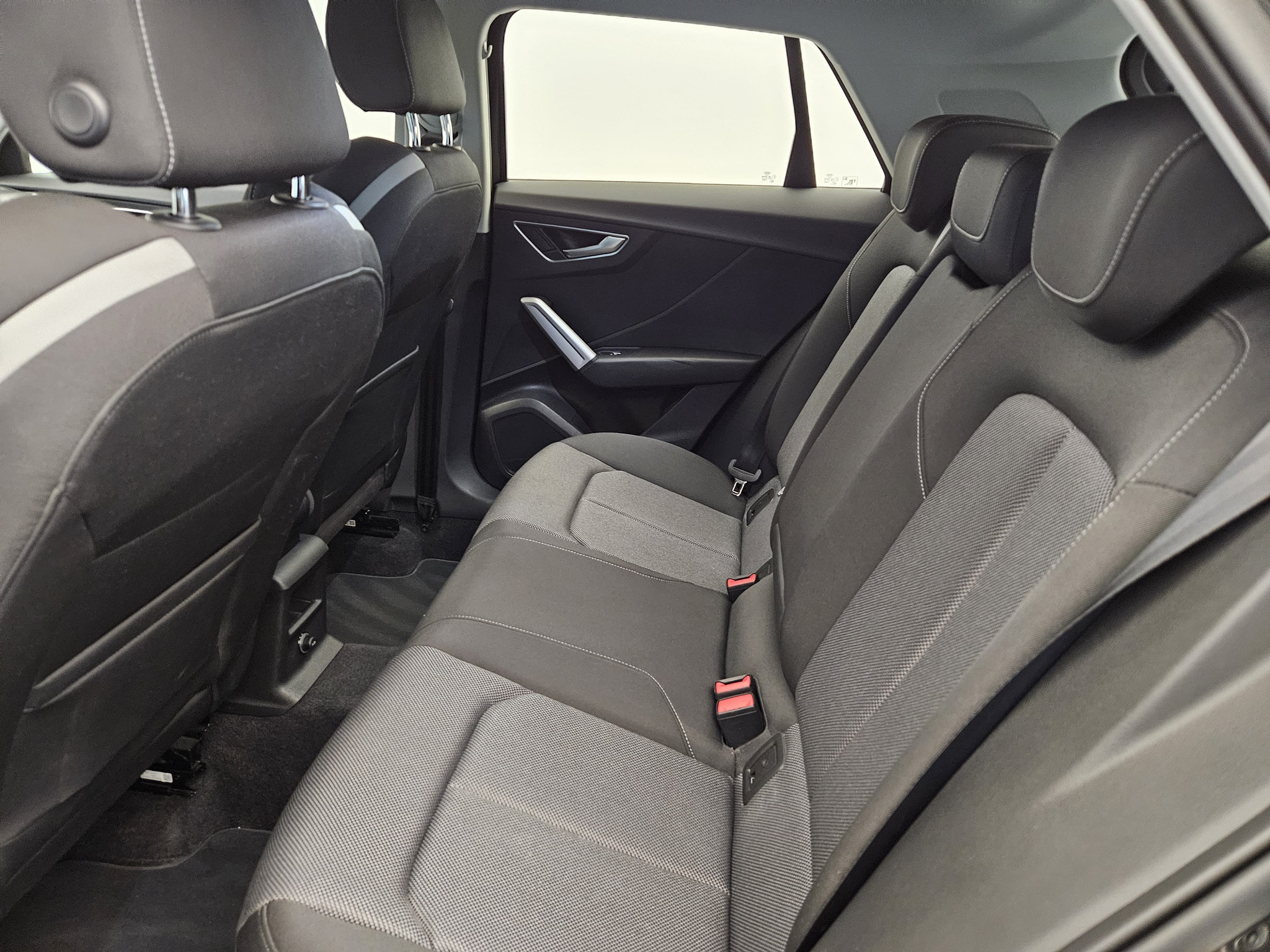 listing desktop thumbnail image 12