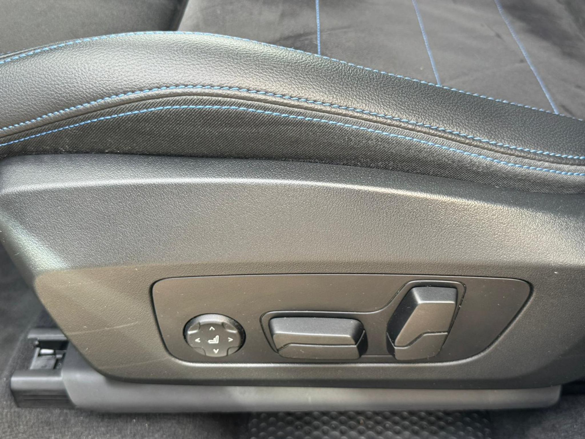 listing desktop thumbnail image 28