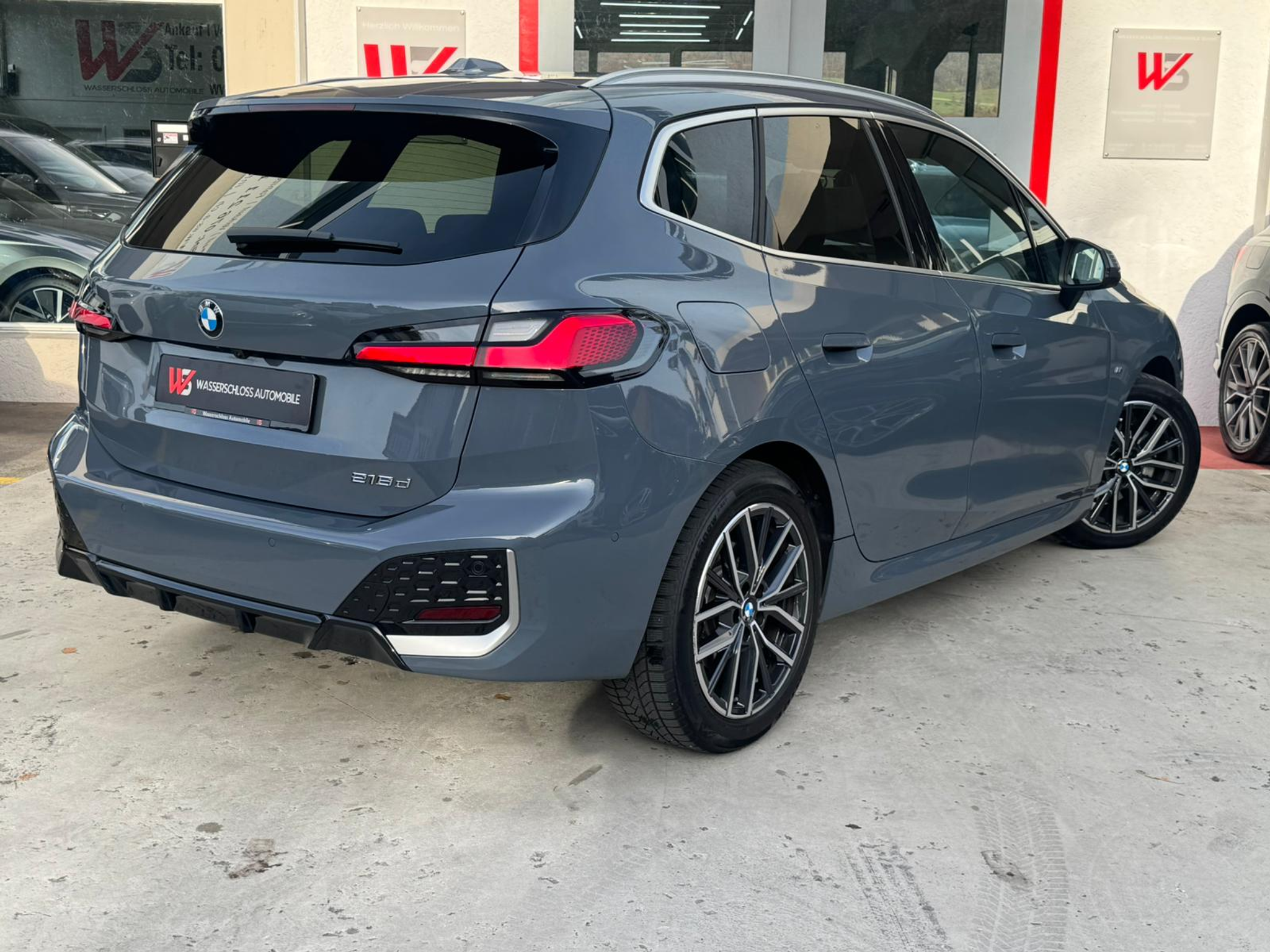 listing desktop thumbnail image 4