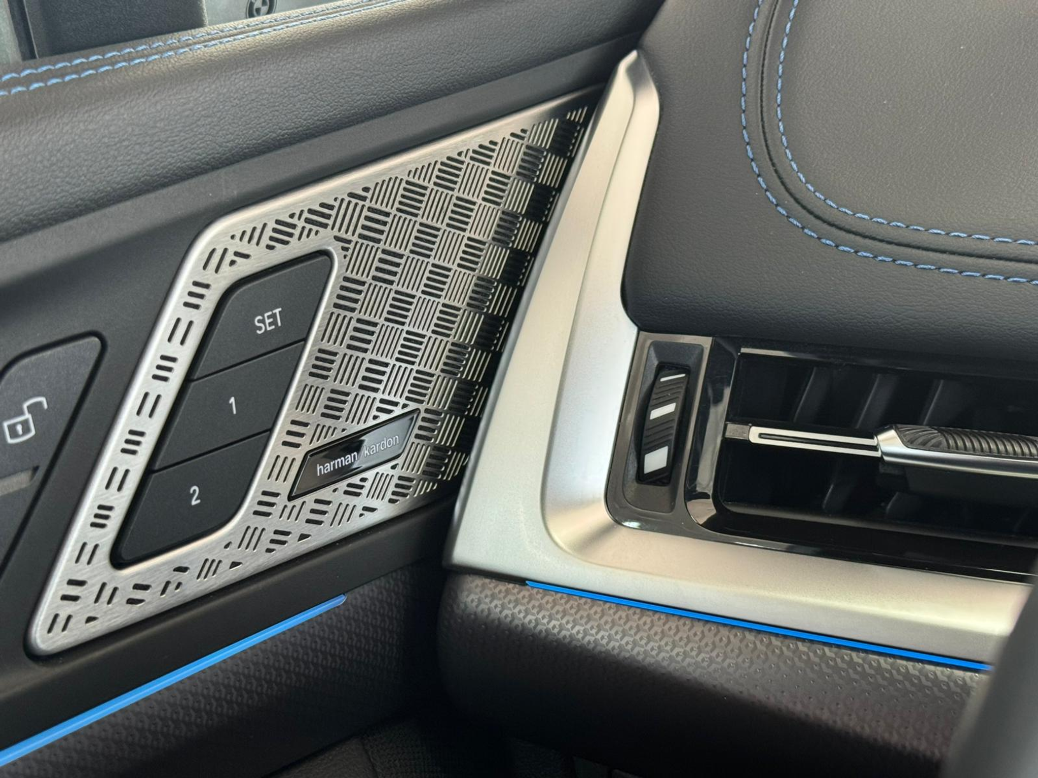 listing desktop thumbnail image 25