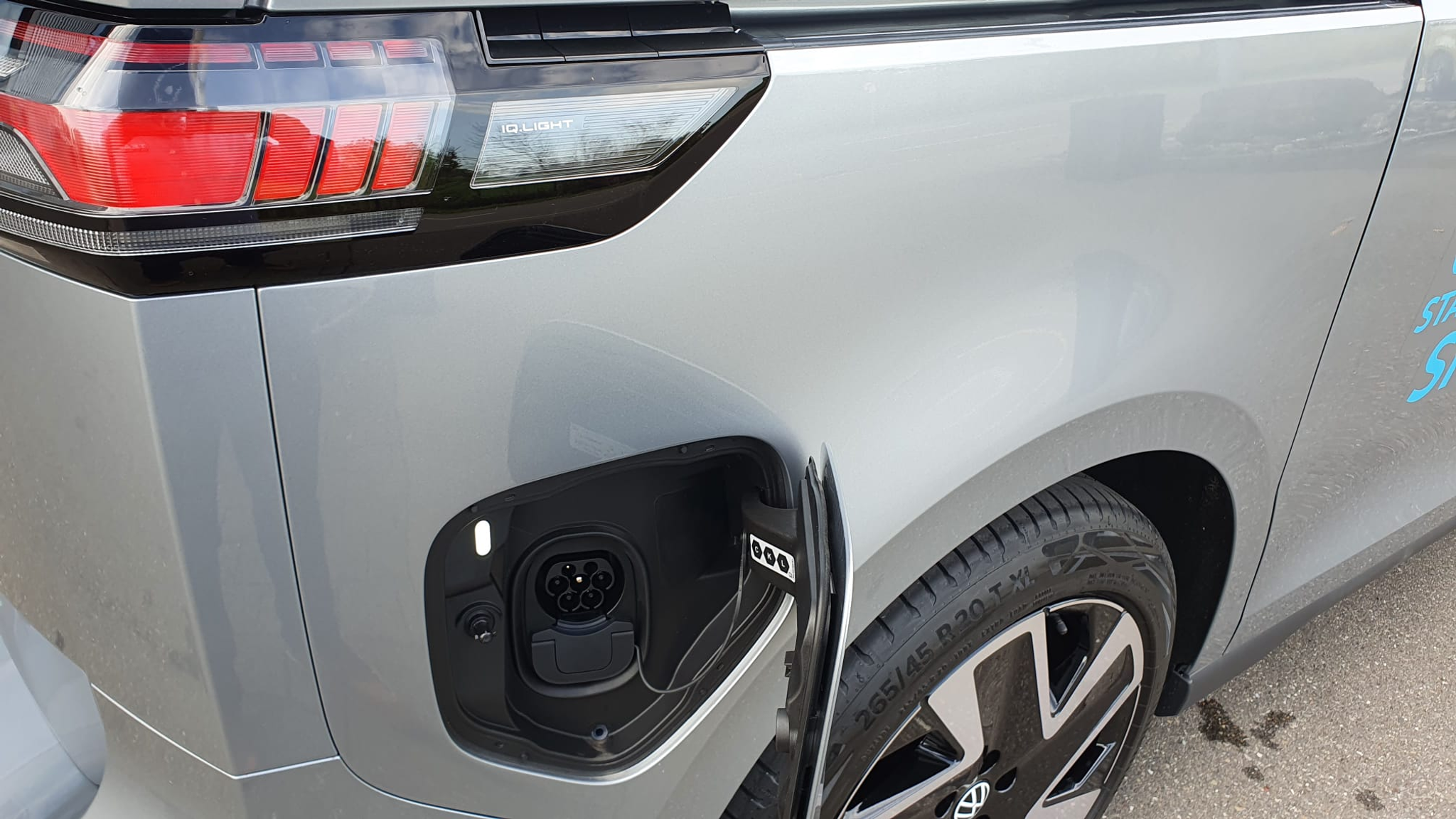 listing desktop thumbnail image 3