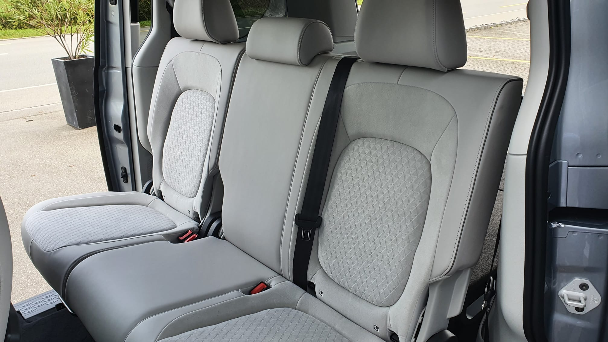 listing desktop thumbnail image 7