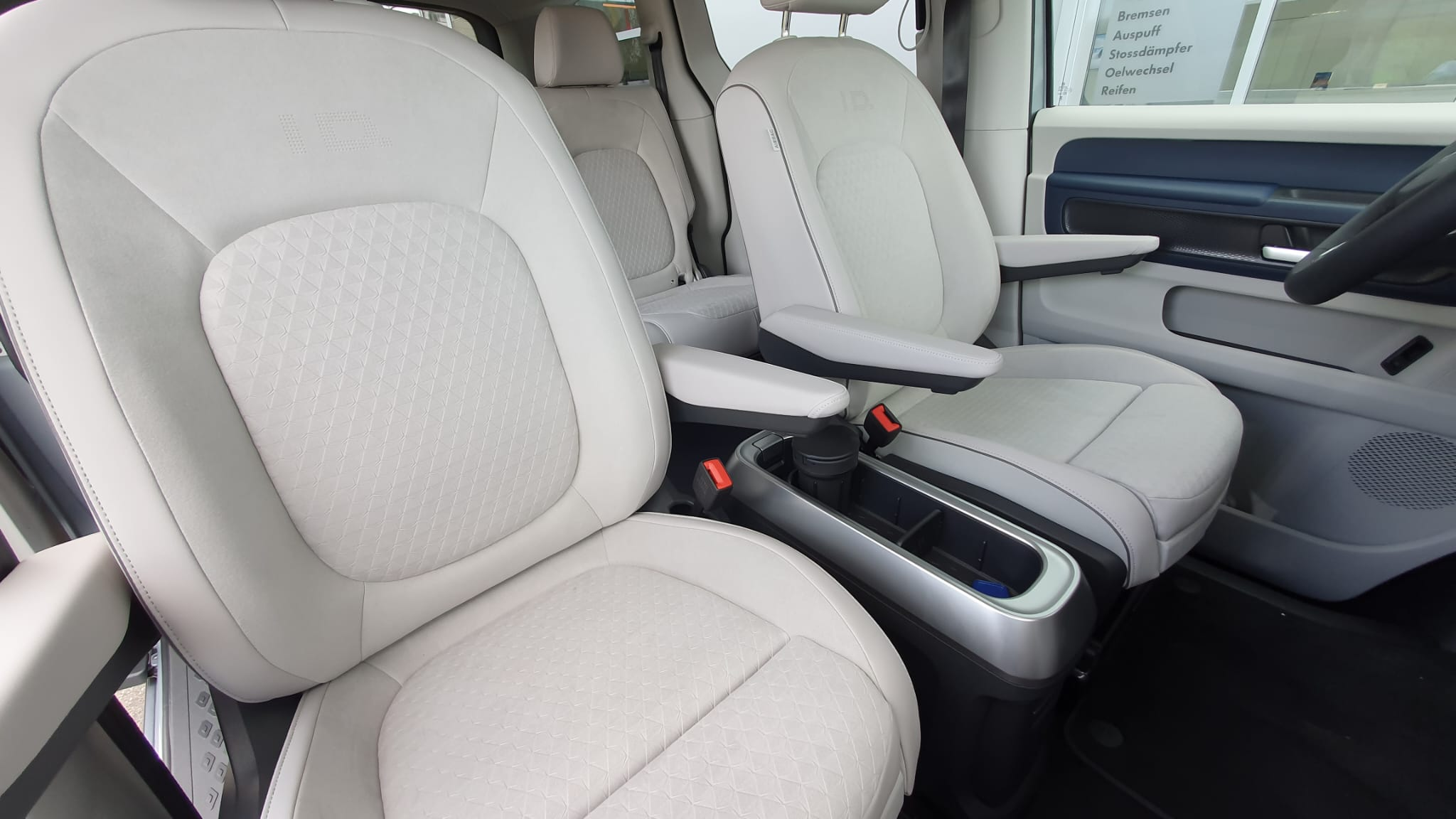 listing desktop thumbnail image 8