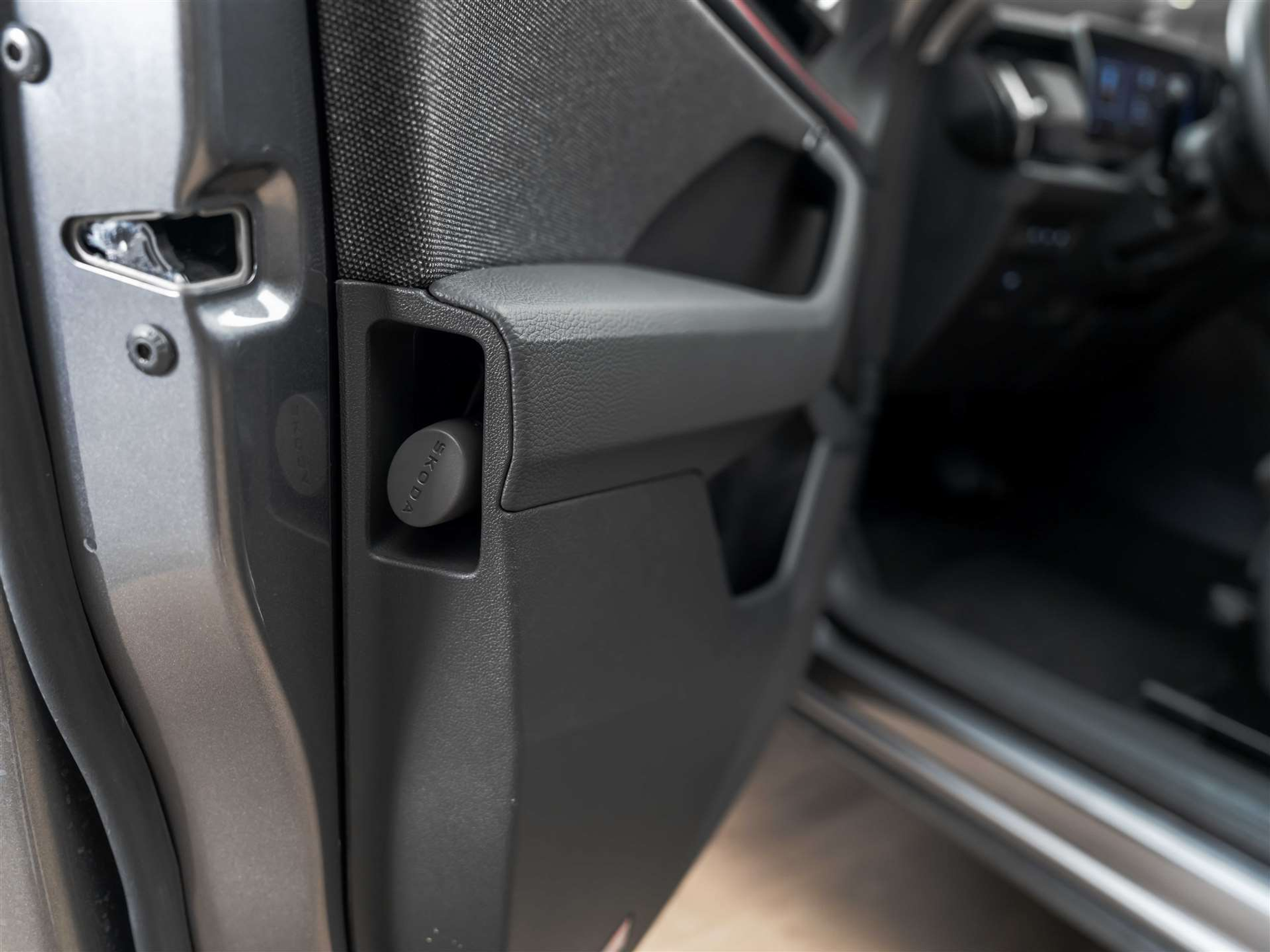 listing desktop thumbnail image 23