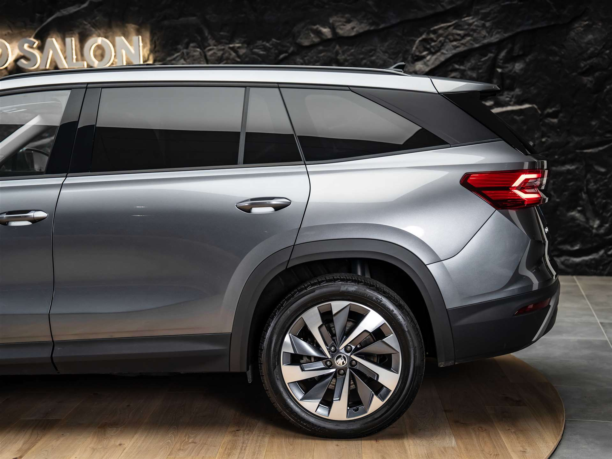 listing desktop thumbnail image 20