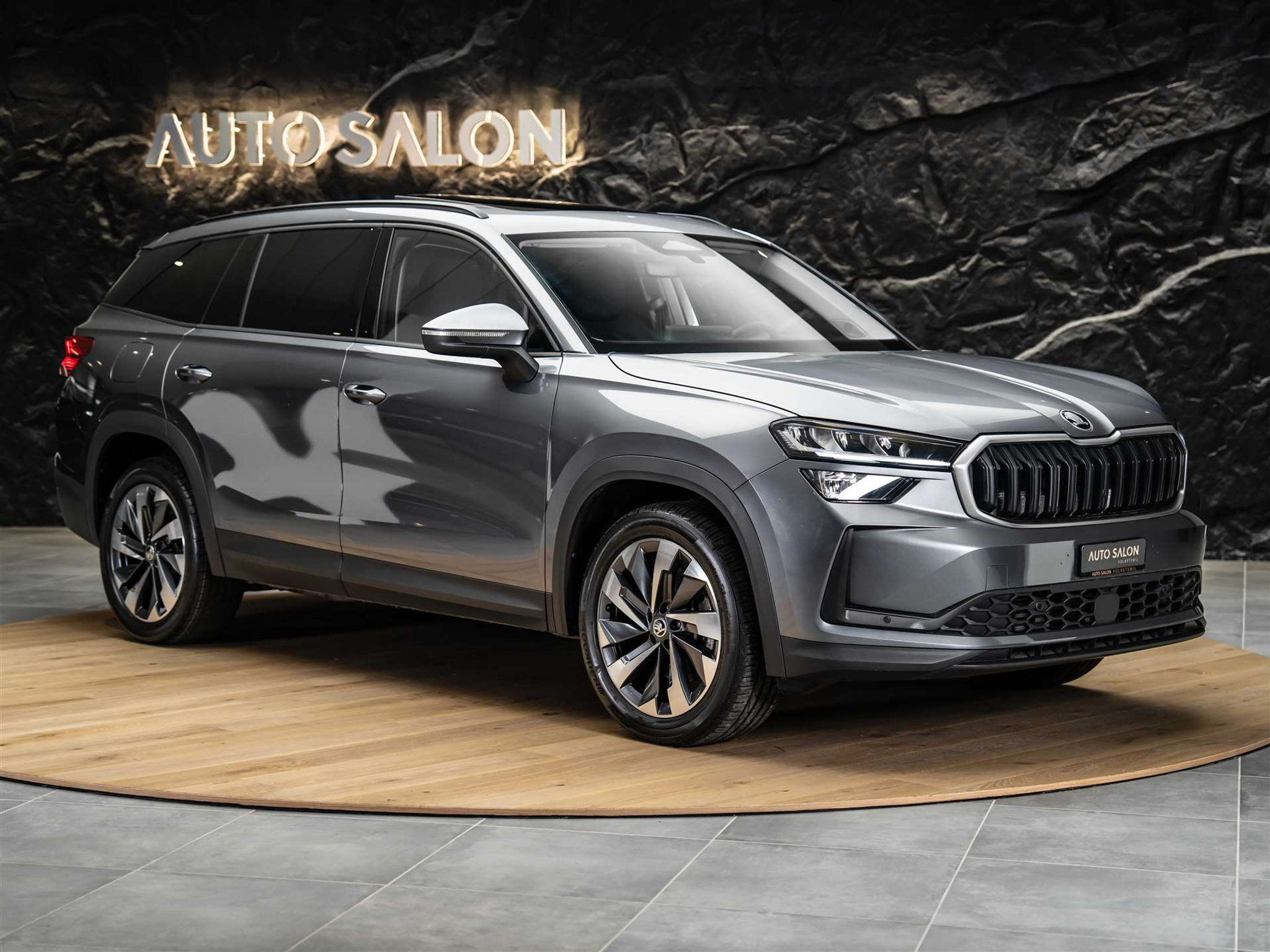 listing desktop thumbnail image 5