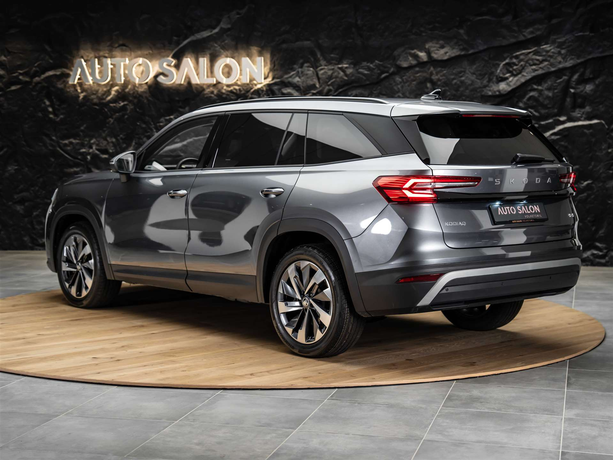 listing desktop thumbnail image 2