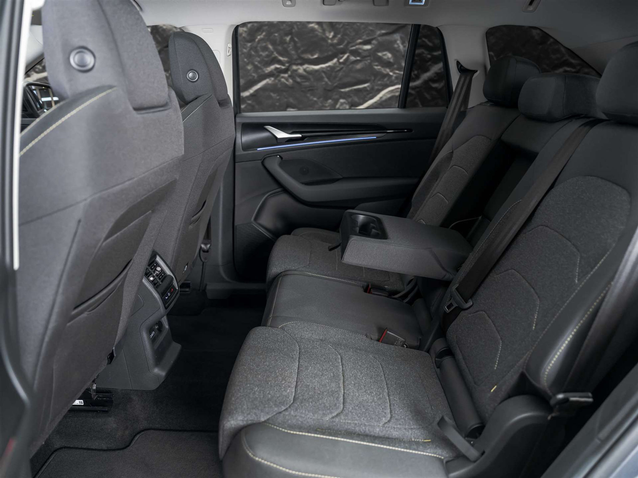 listing desktop thumbnail image 12