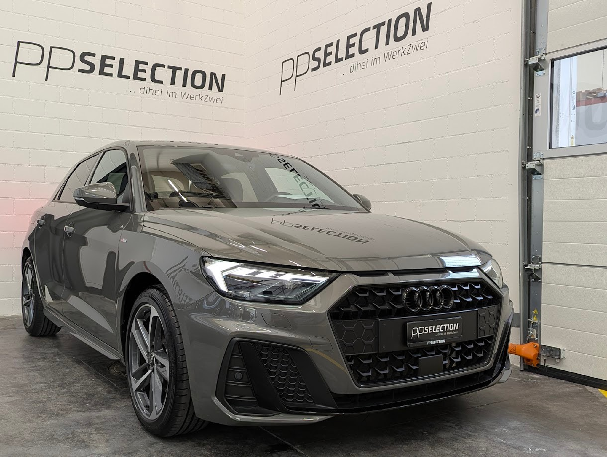 listing desktop thumbnail image 0