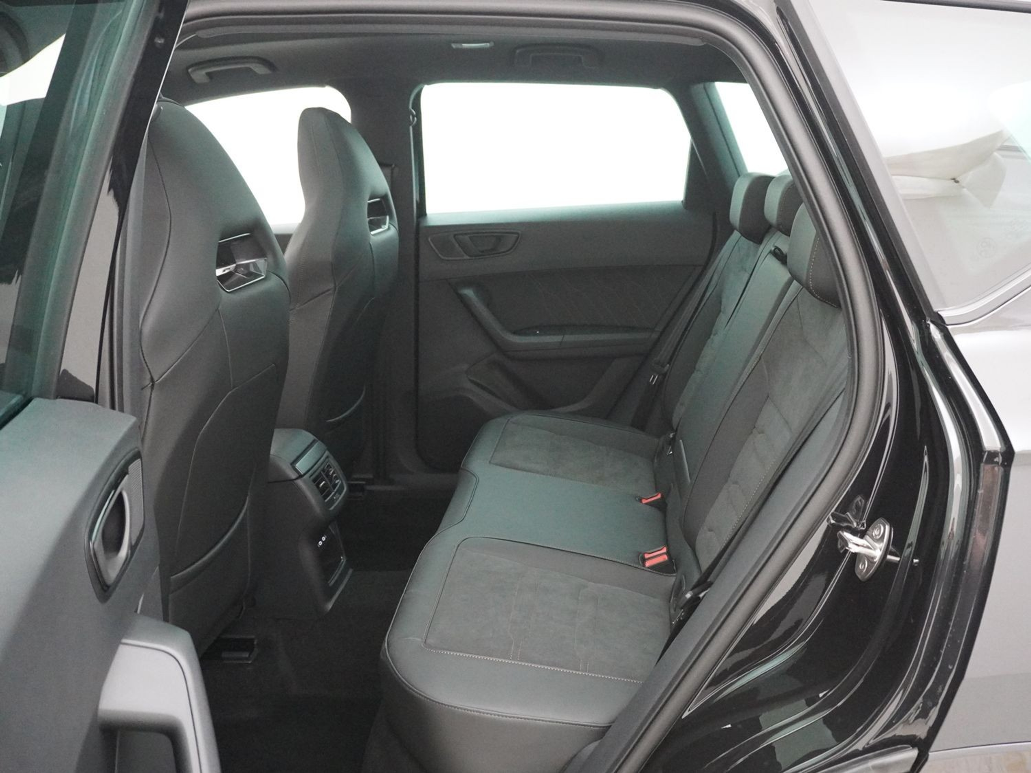 listing desktop thumbnail image 14