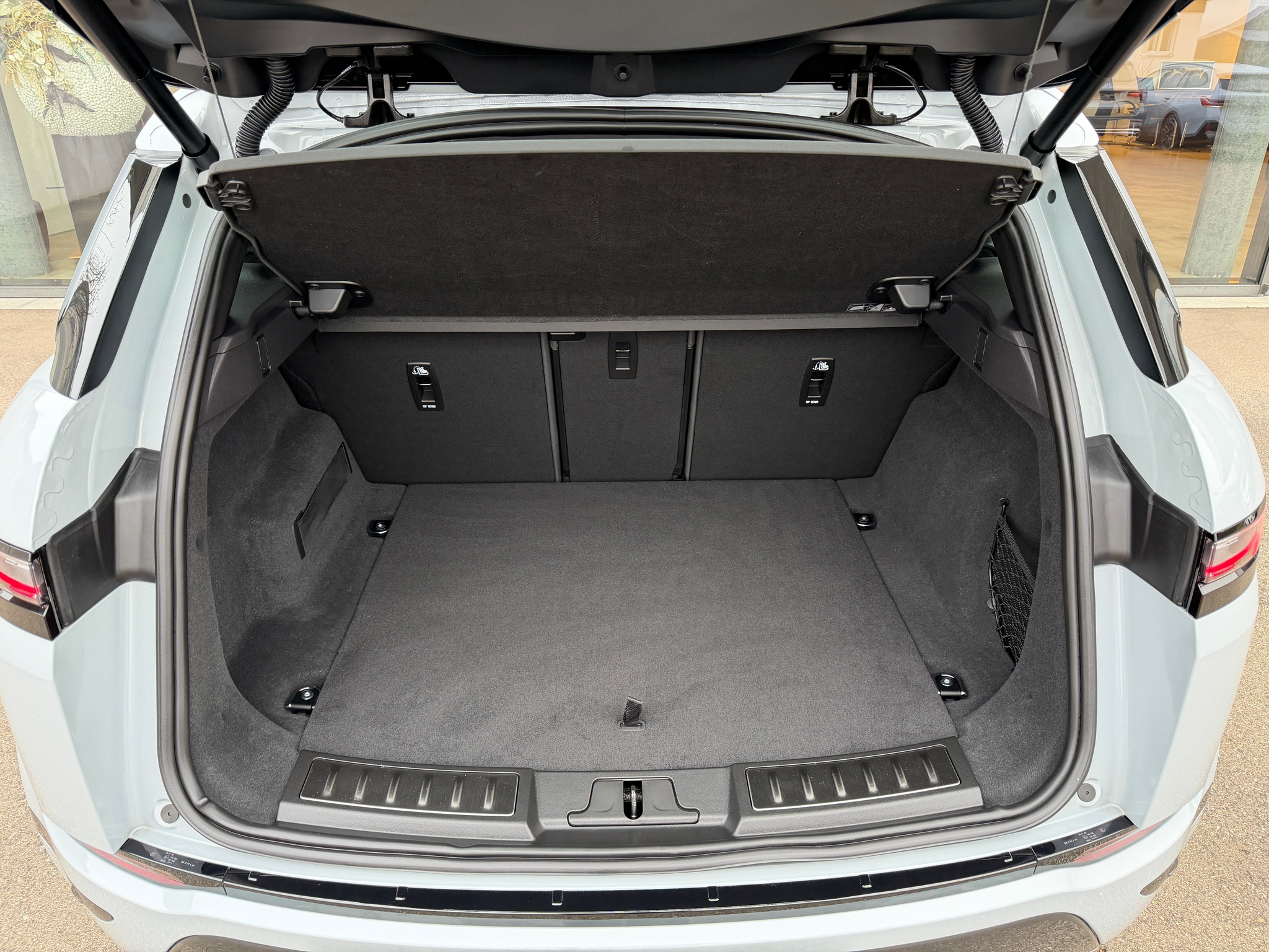 listing desktop thumbnail image 17