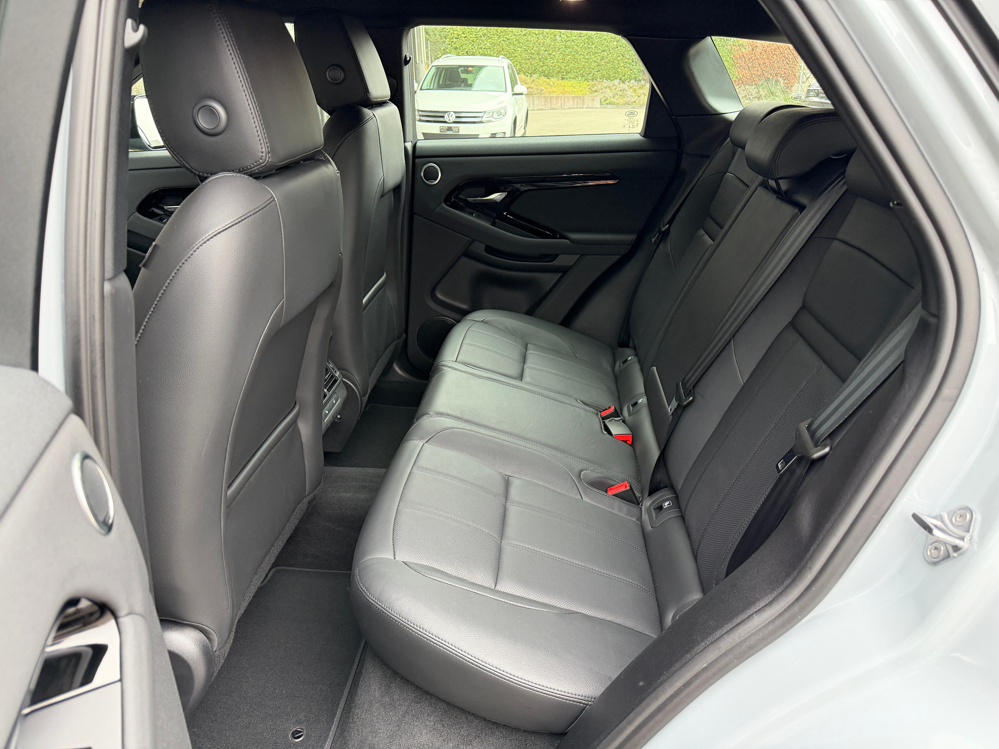 listing desktop thumbnail image 14