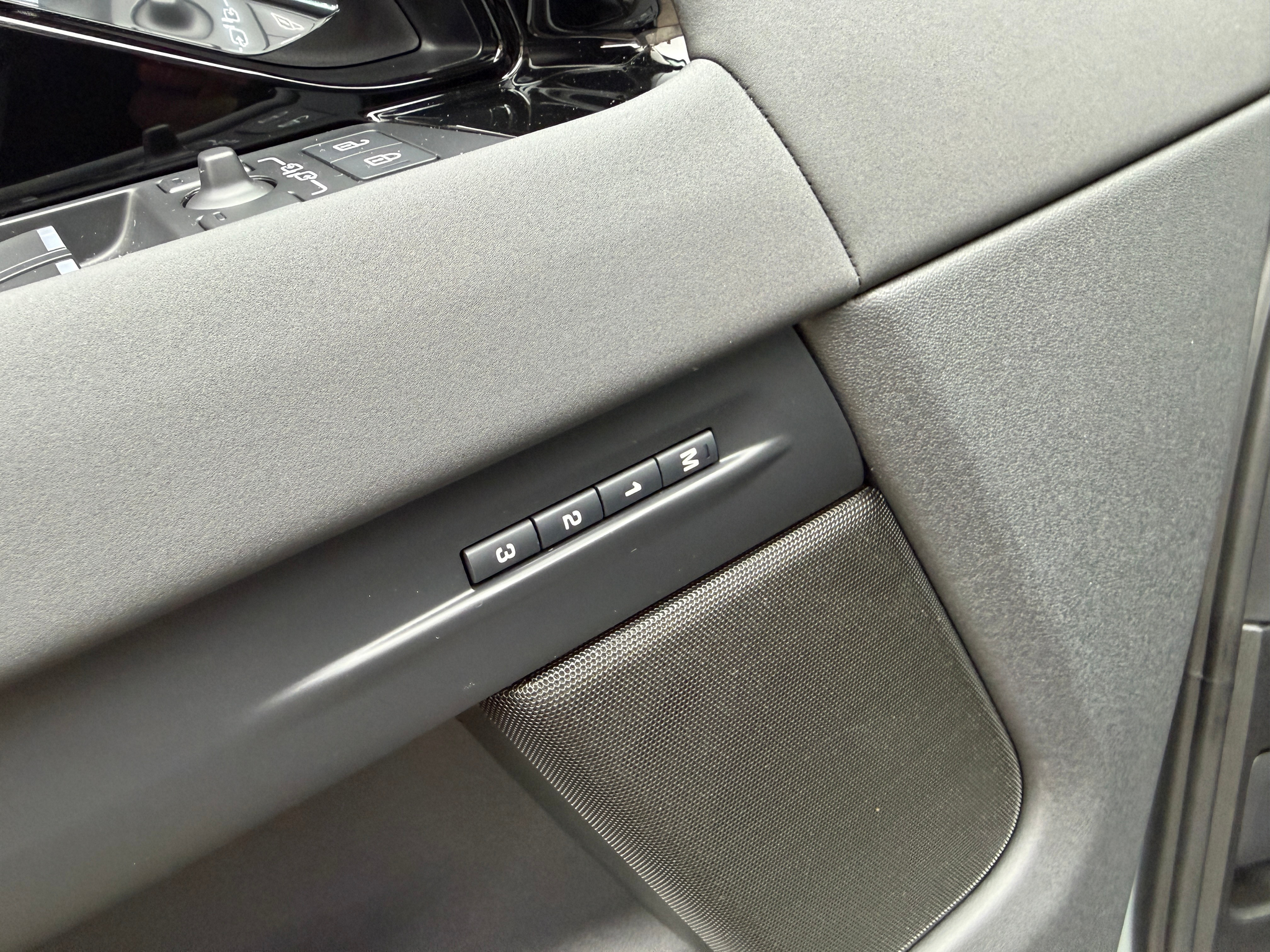 listing desktop thumbnail image 20