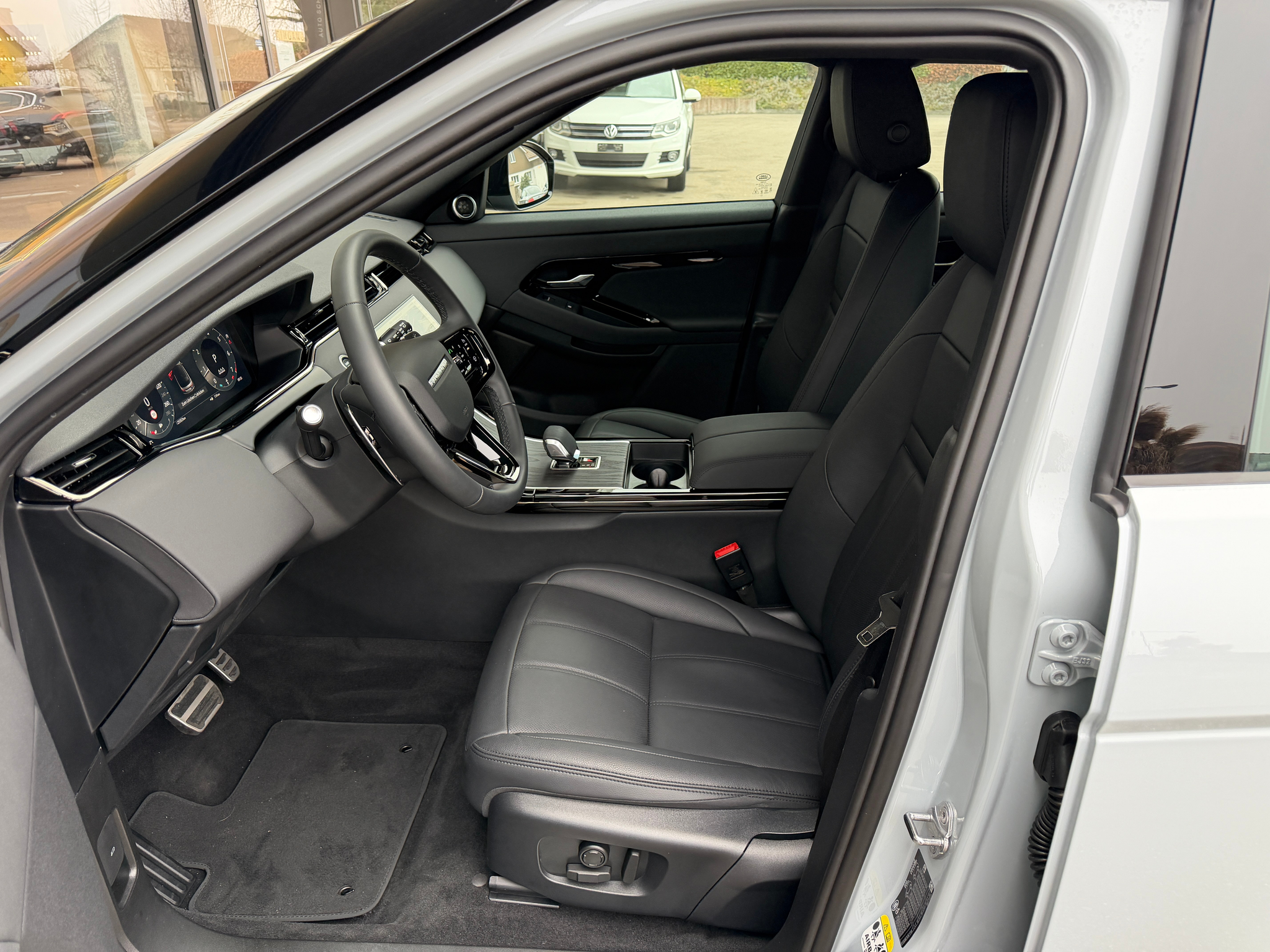 listing desktop thumbnail image 10