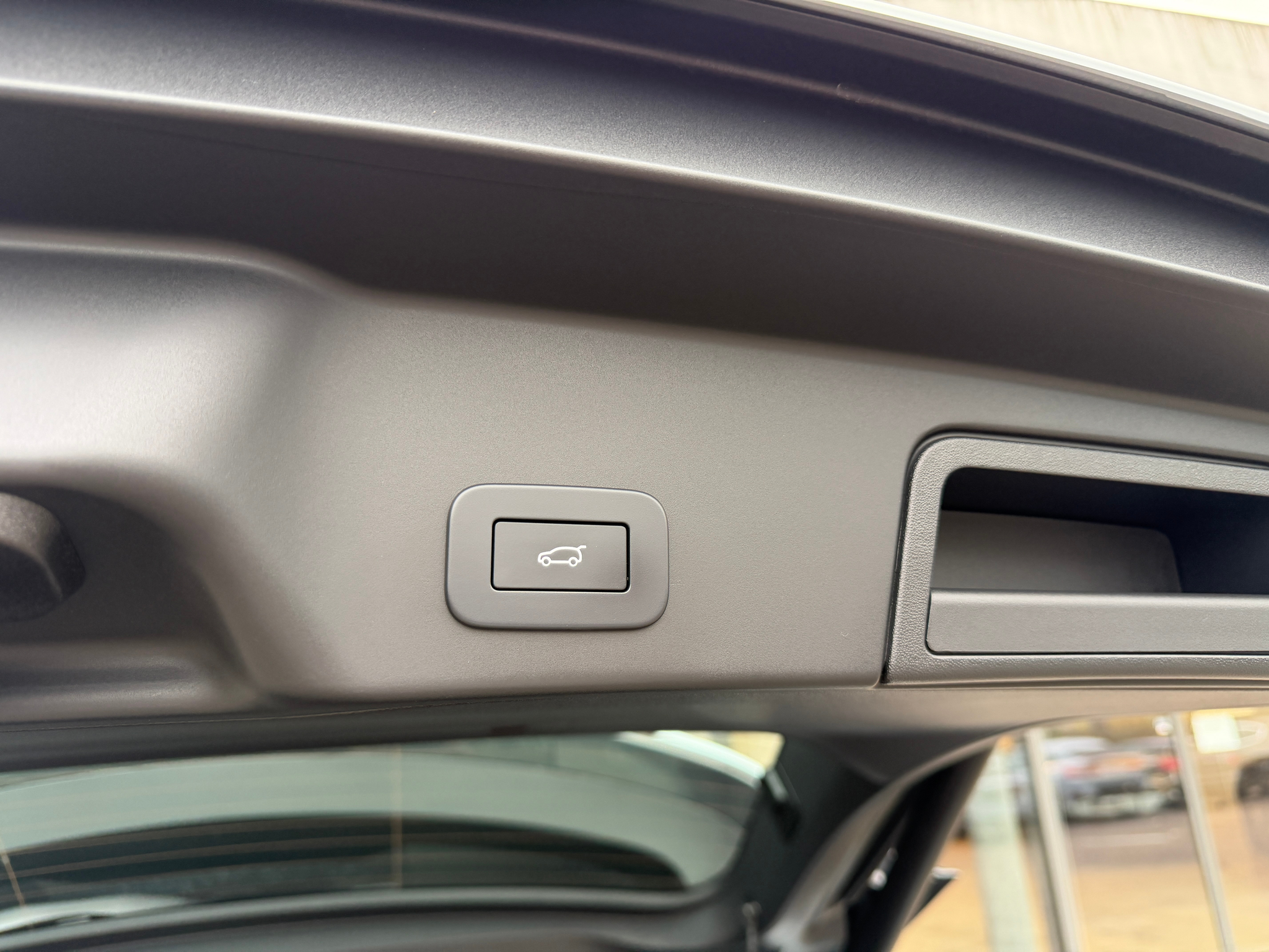 listing desktop thumbnail image 18