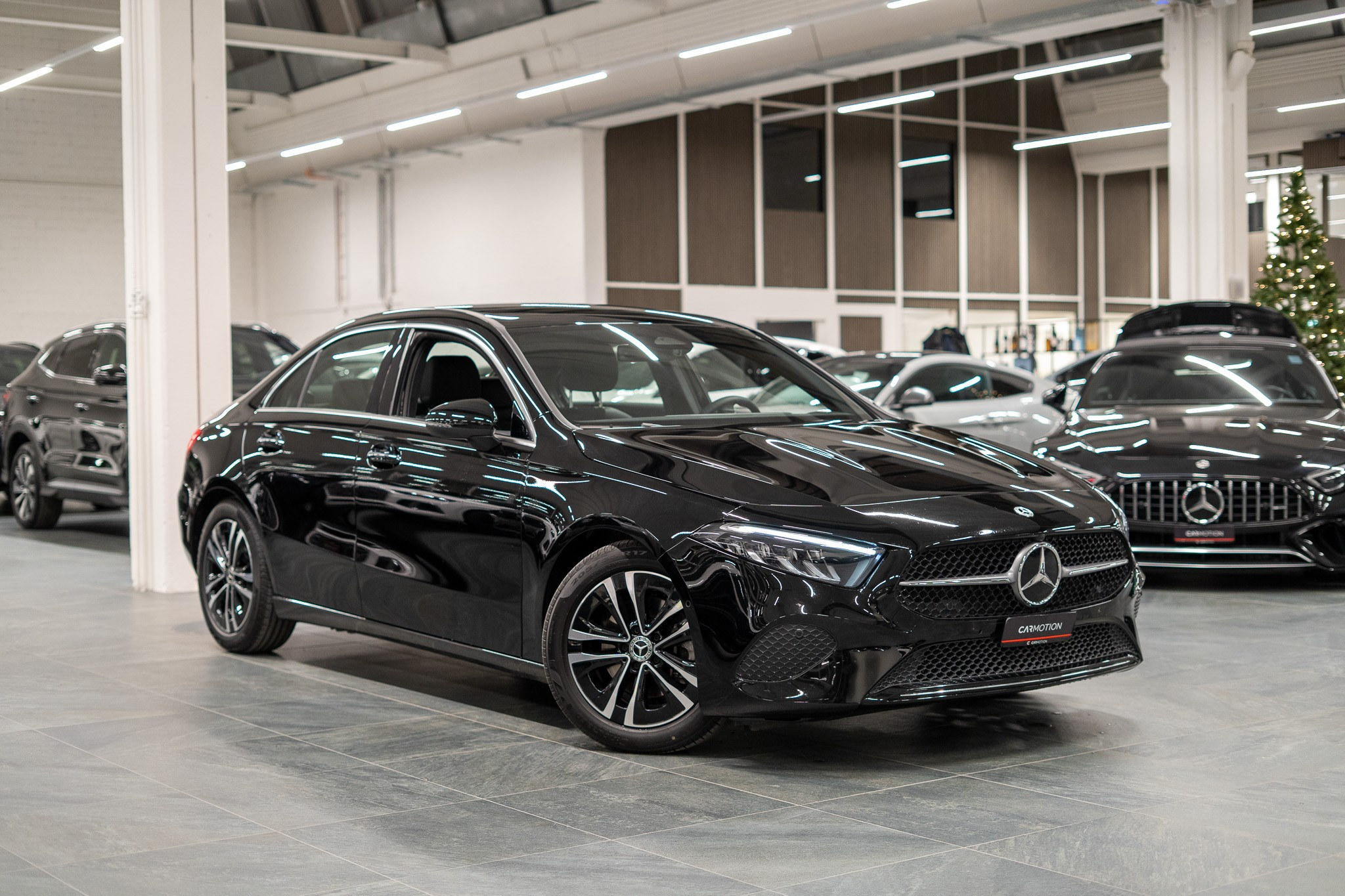 listing desktop thumbnail image 2