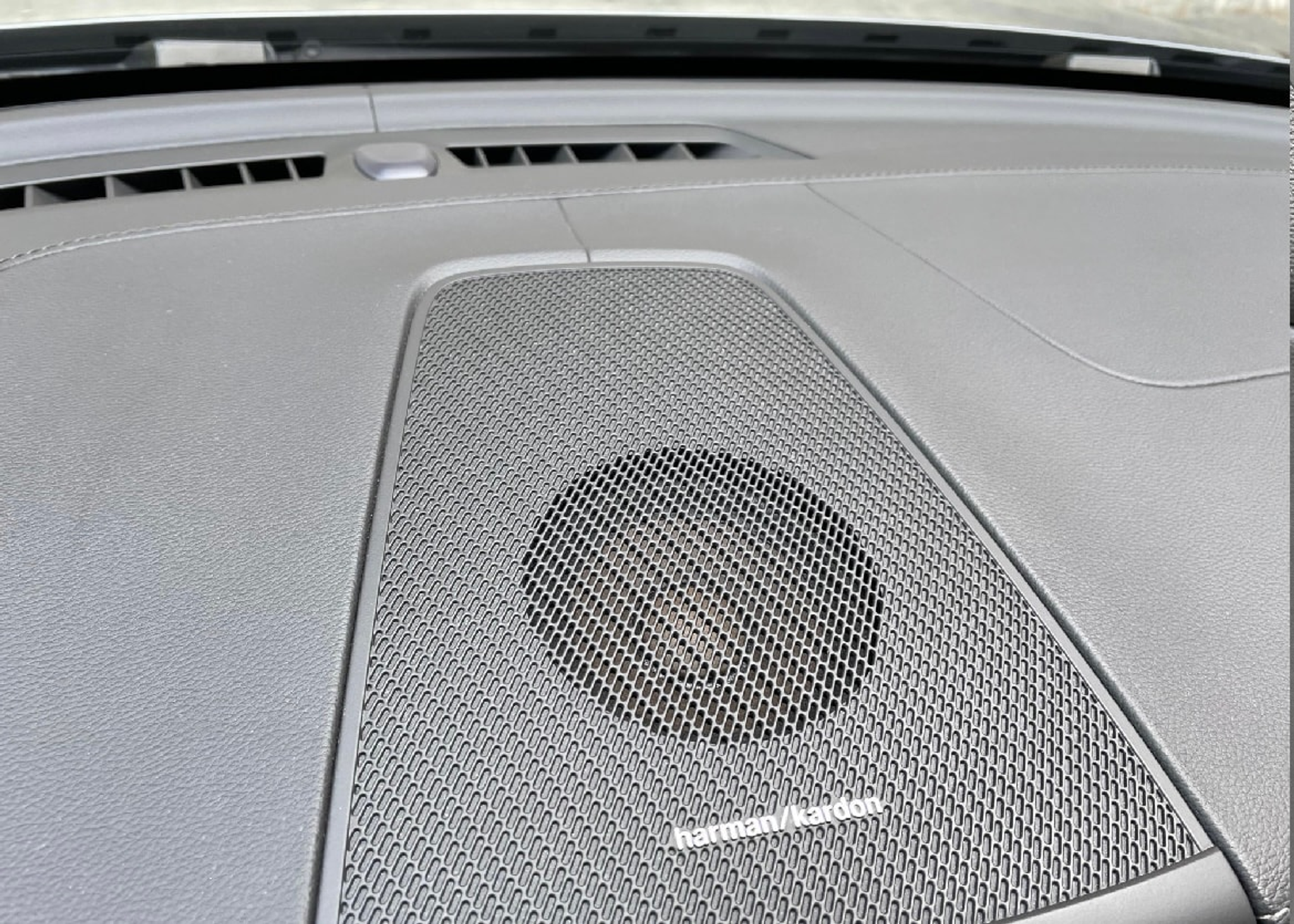 listing desktop thumbnail image 14