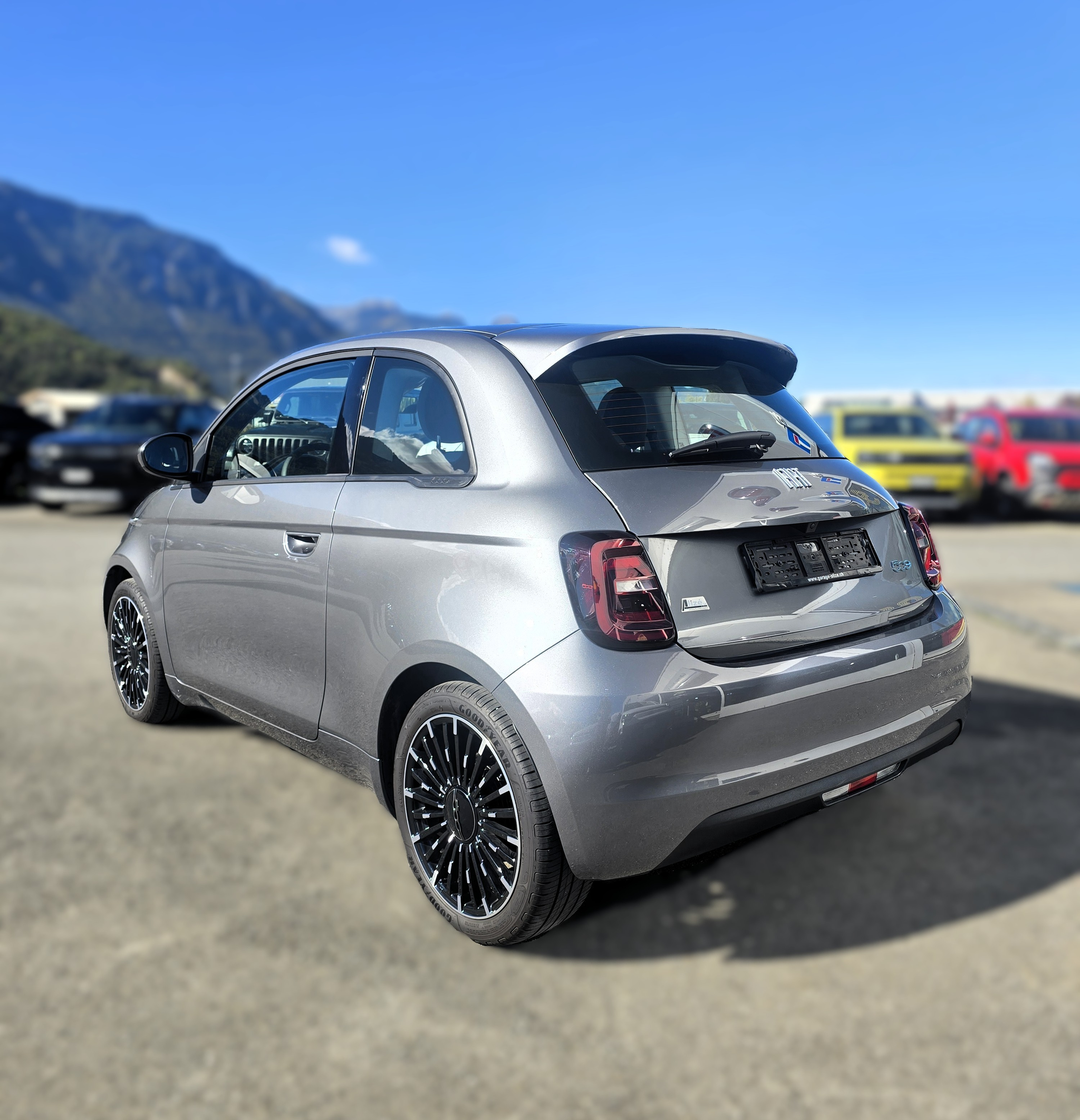 listing desktop thumbnail image 3