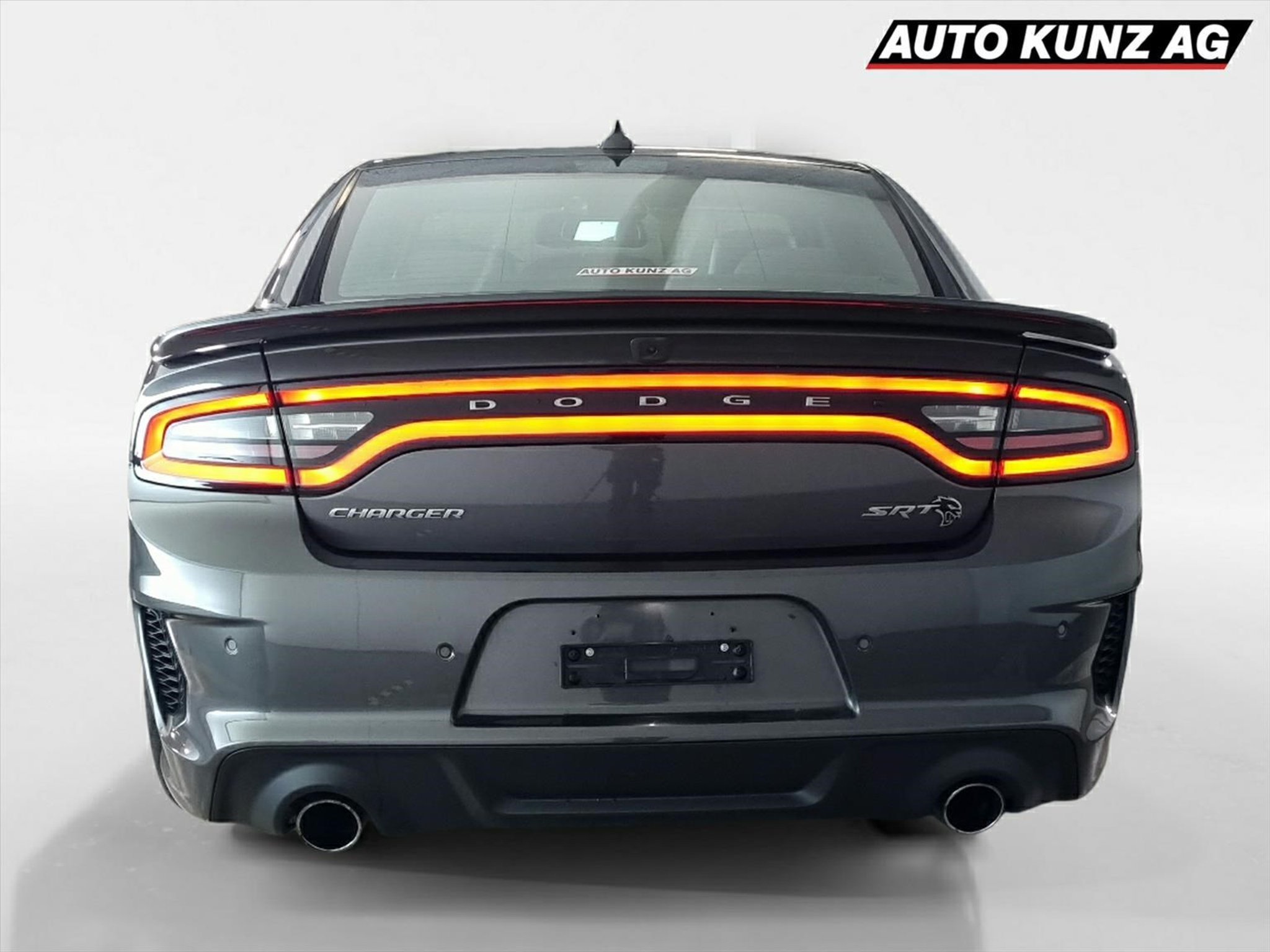 listing desktop thumbnail image 3