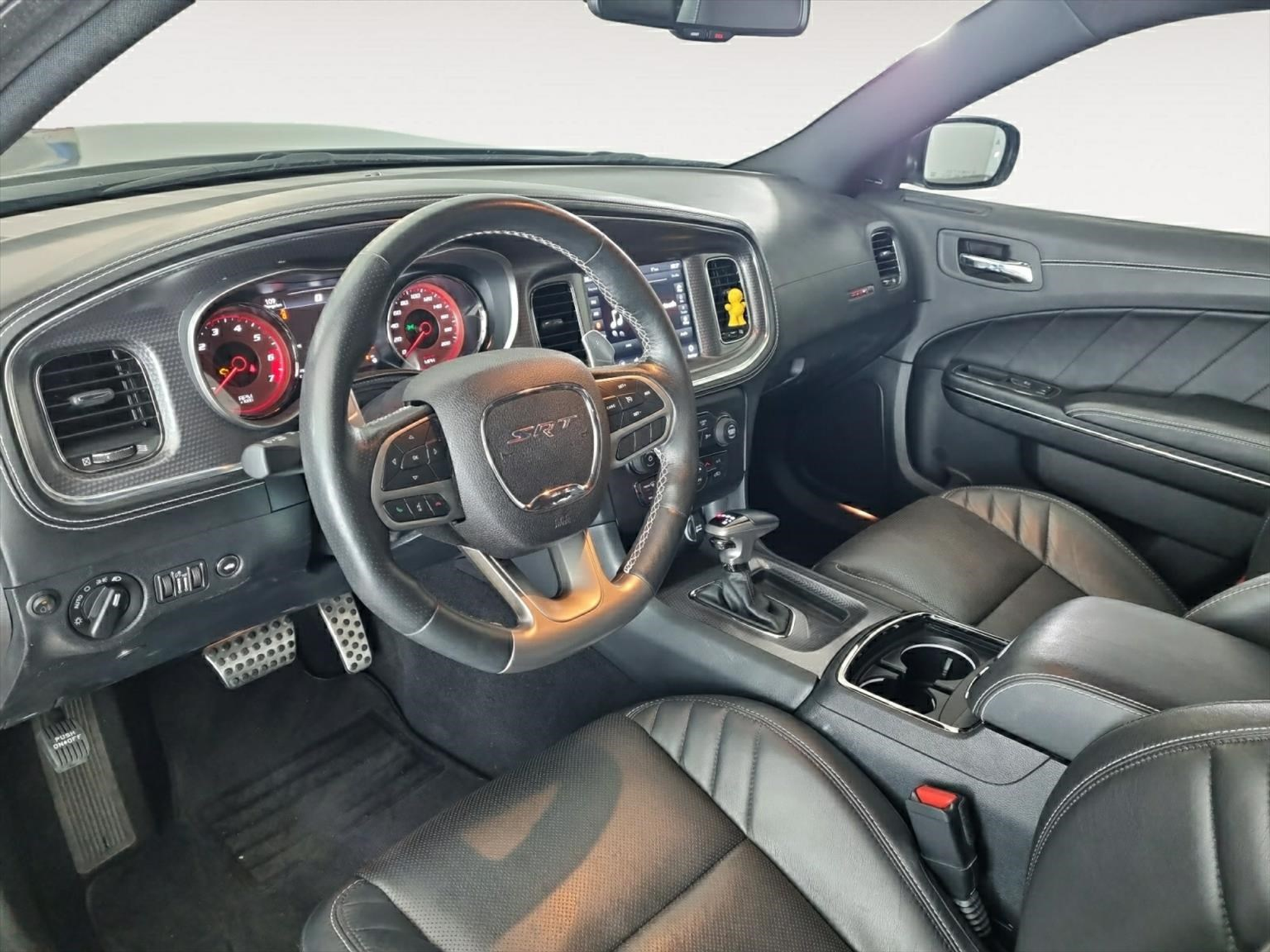 listing desktop thumbnail image 4