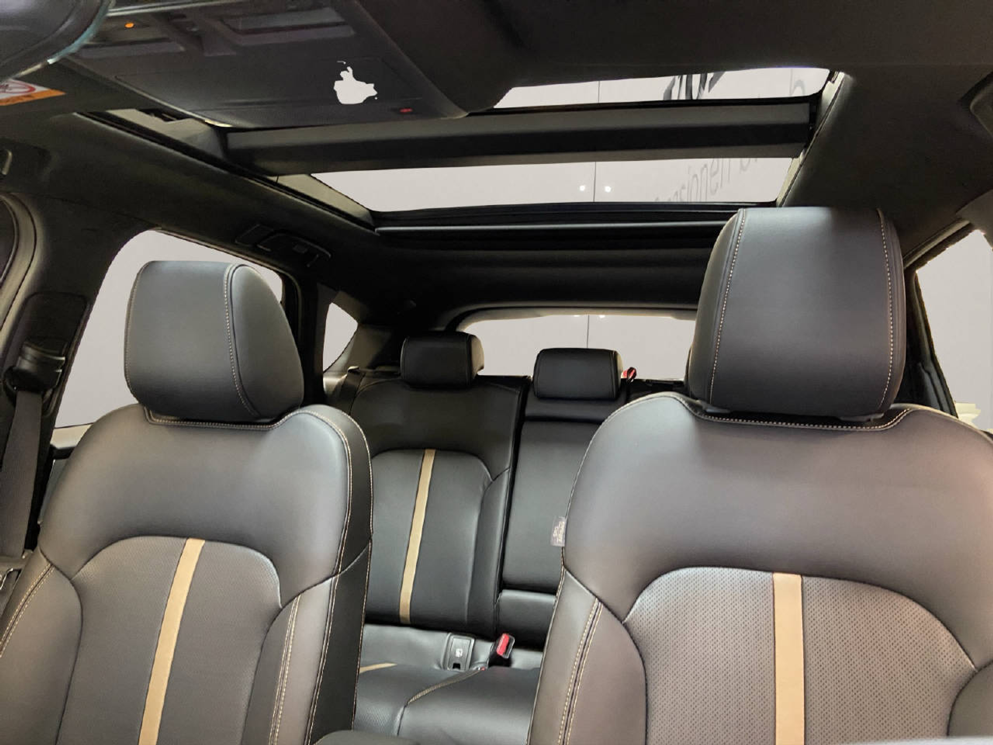 listing desktop thumbnail image 12