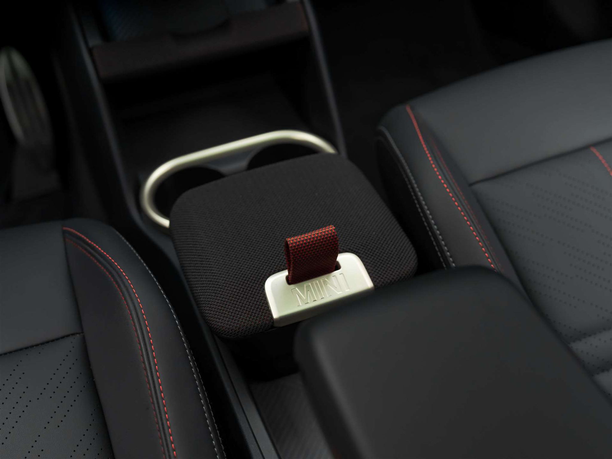 listing desktop thumbnail image 36