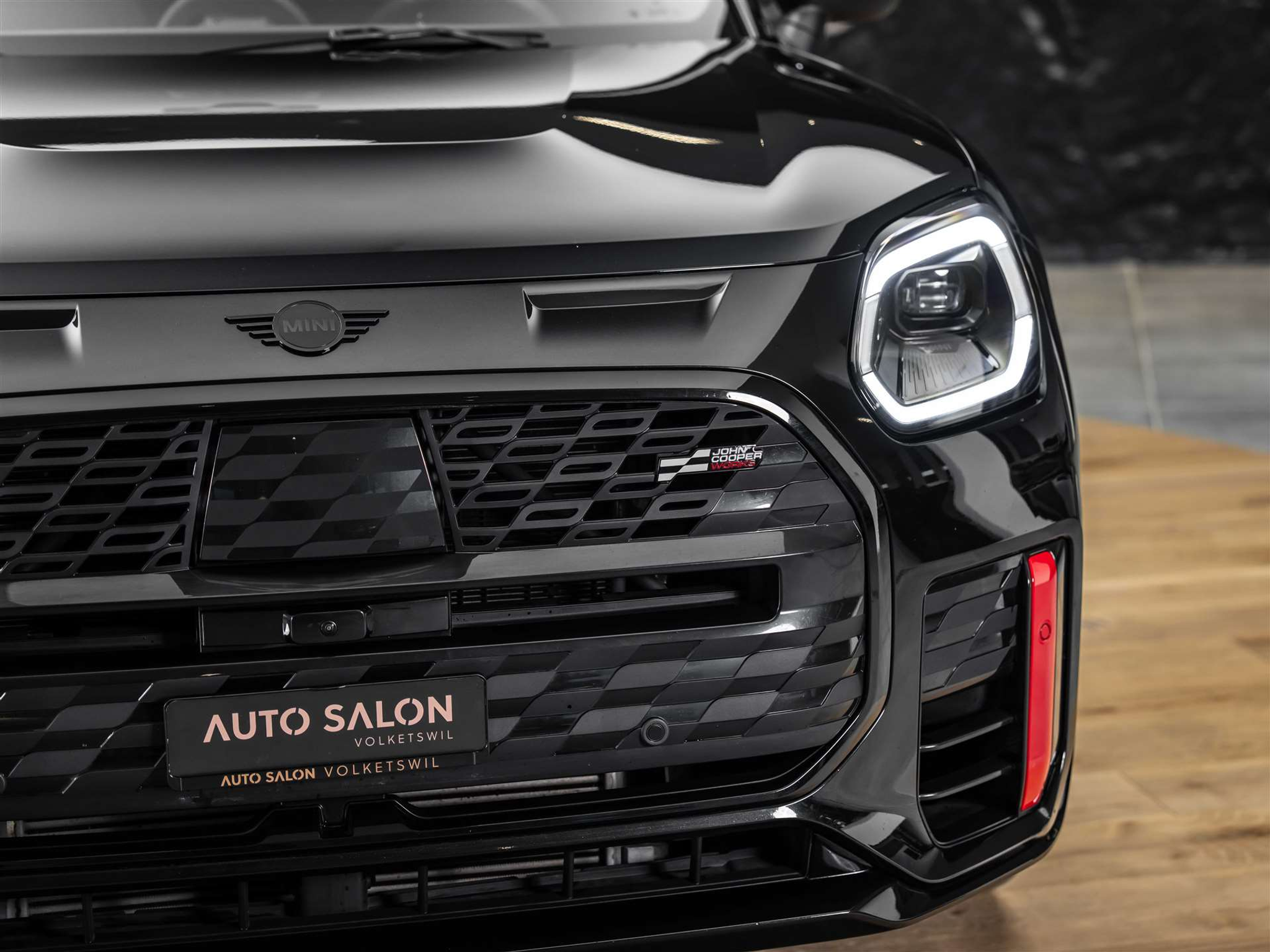 listing desktop thumbnail image 24