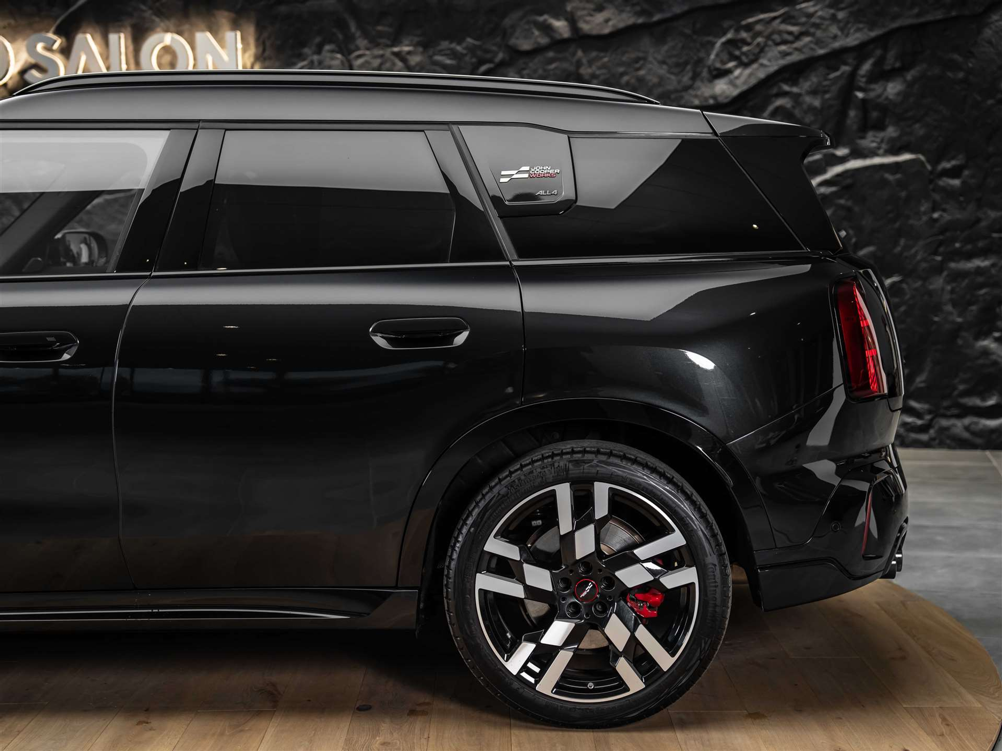 listing desktop thumbnail image 21