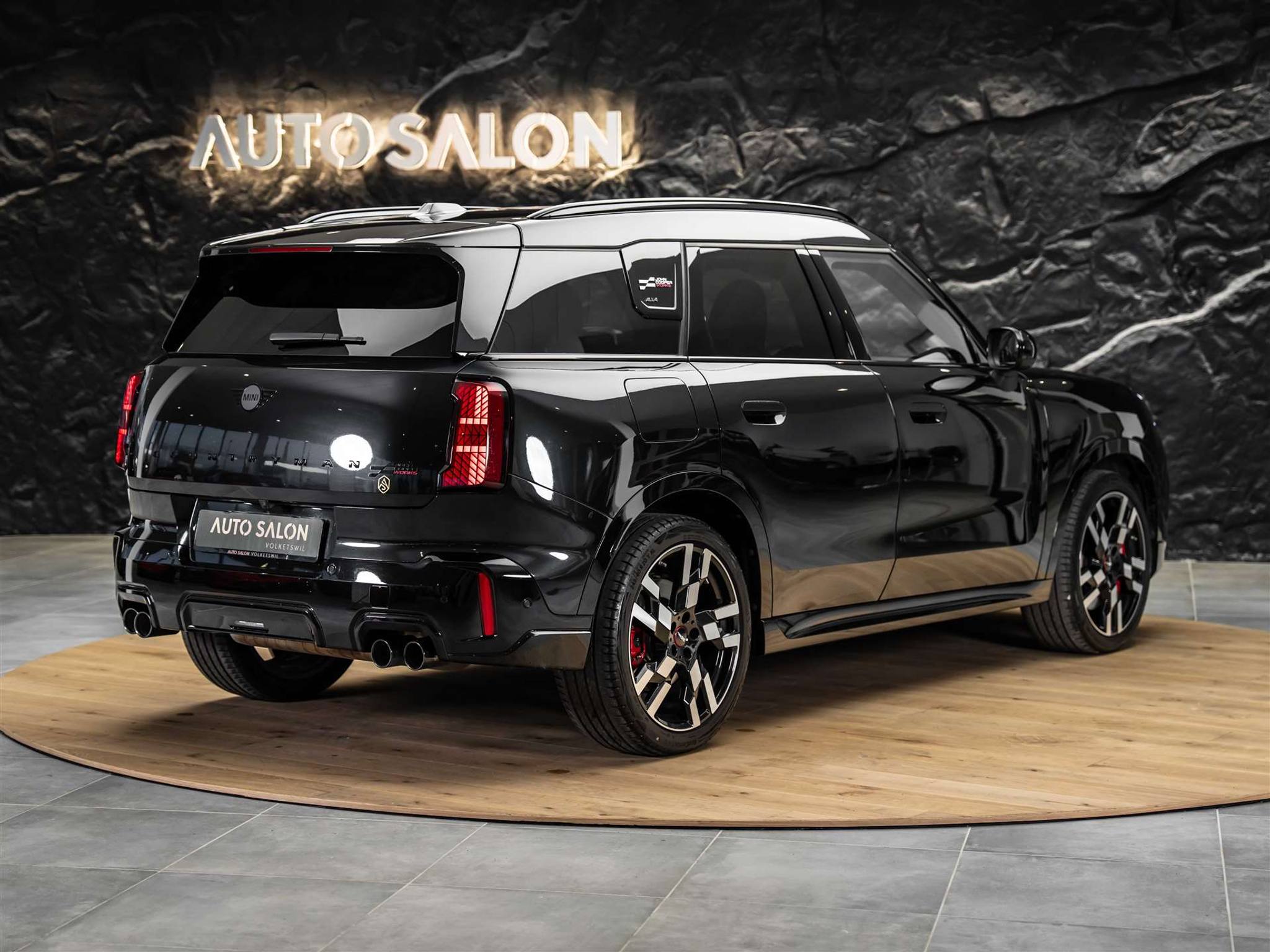 listing desktop thumbnail image 4