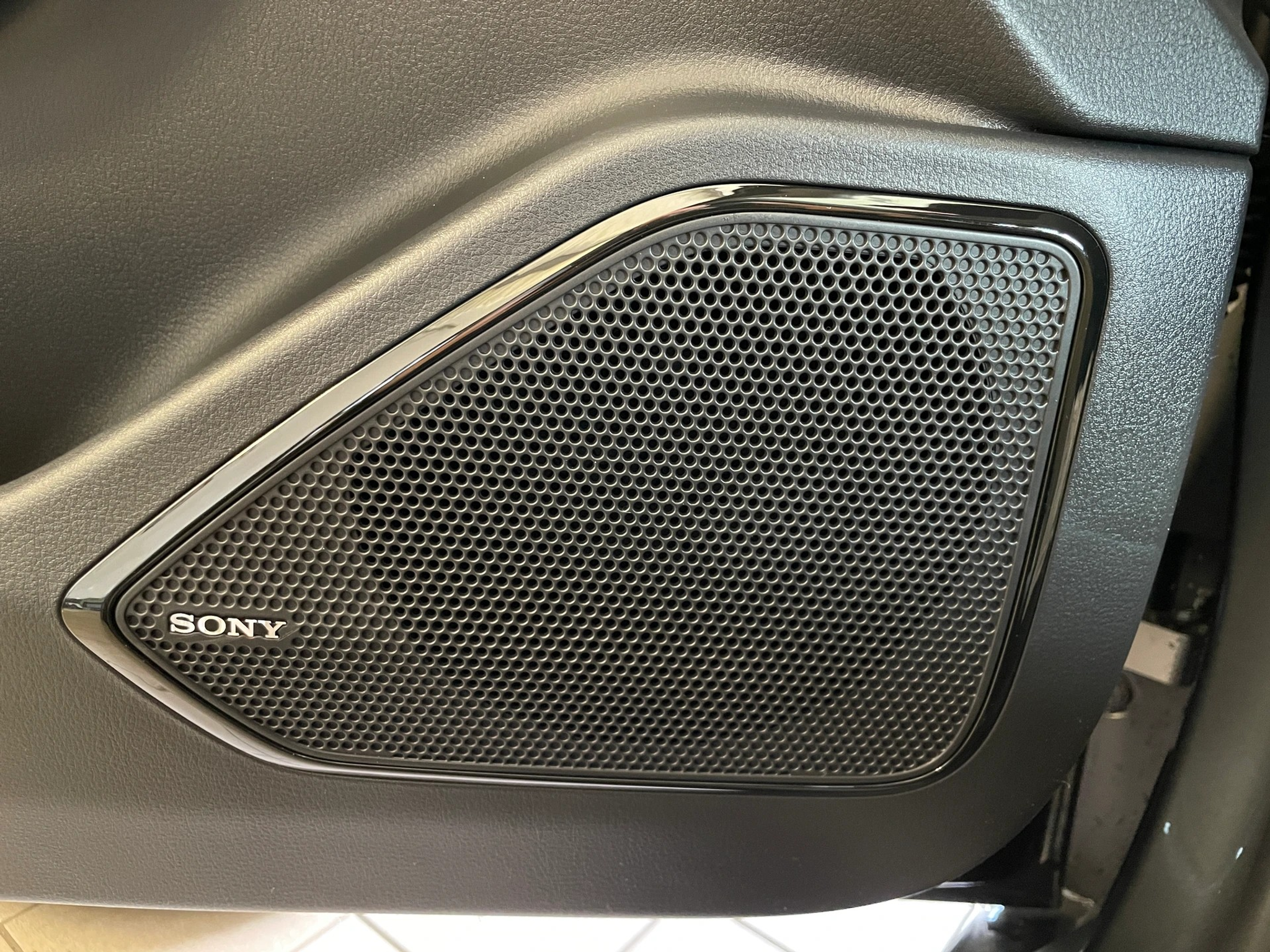 listing desktop thumbnail image 12