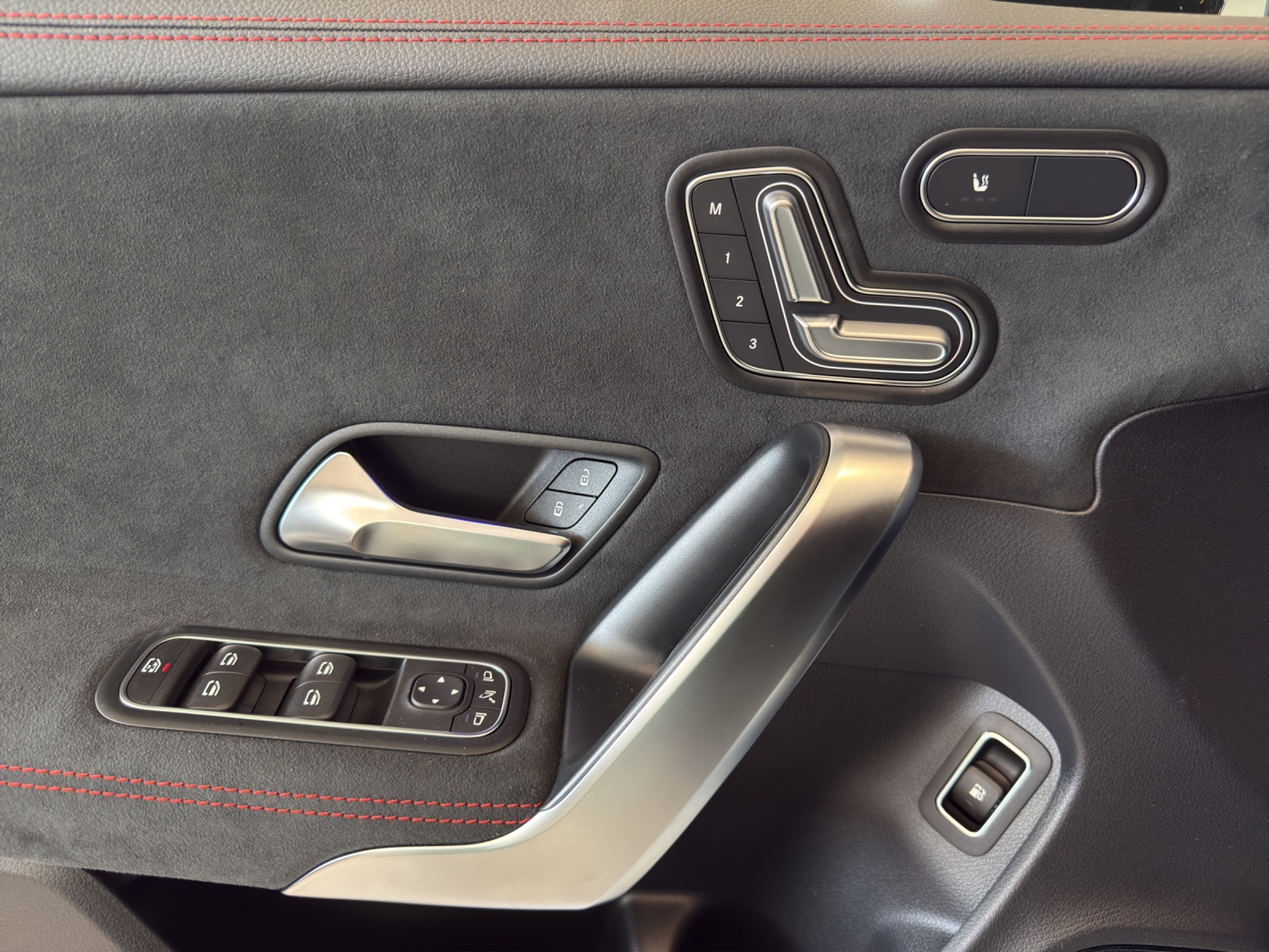 listing desktop thumbnail image 11