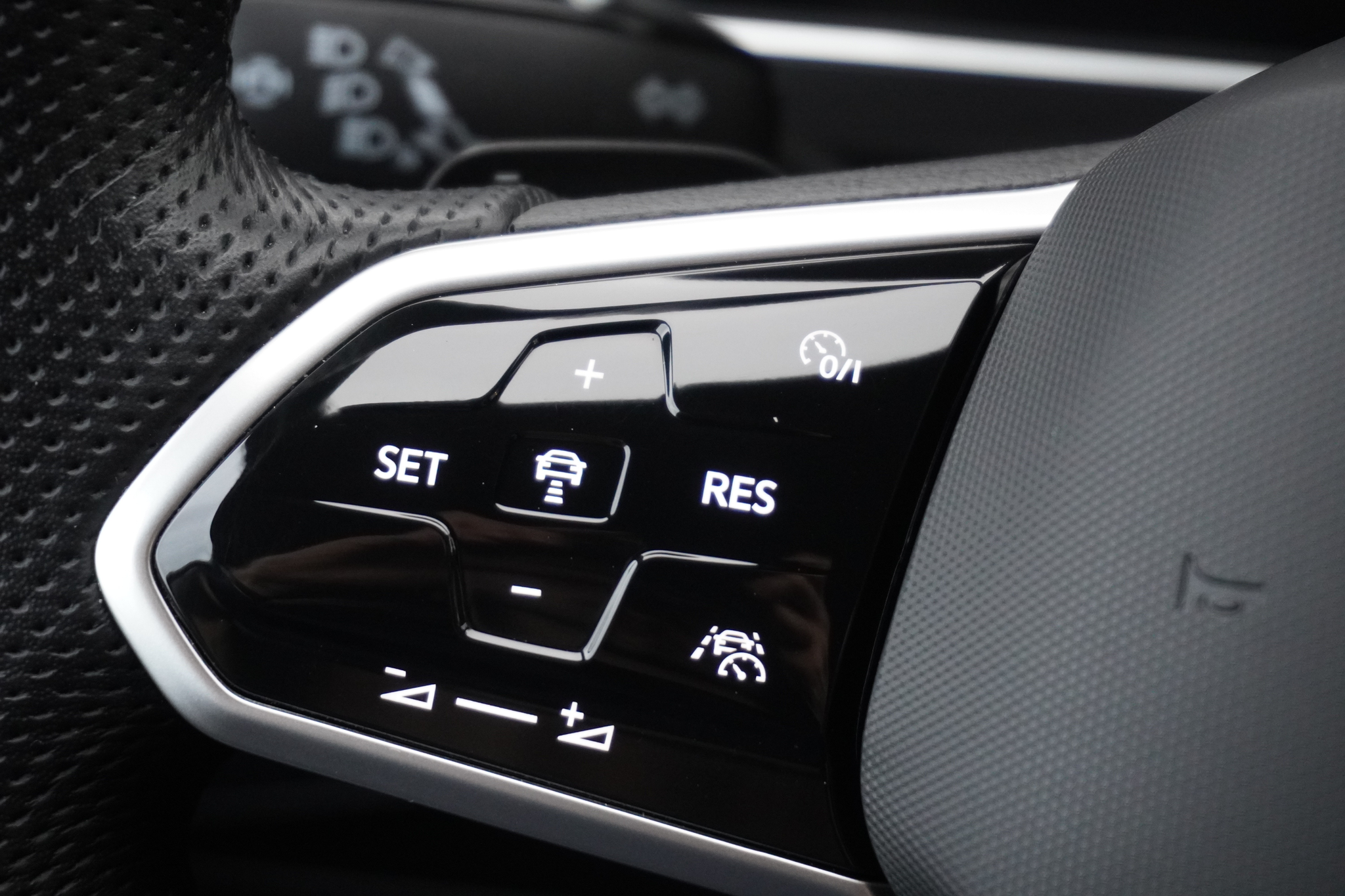 listing desktop thumbnail image 31