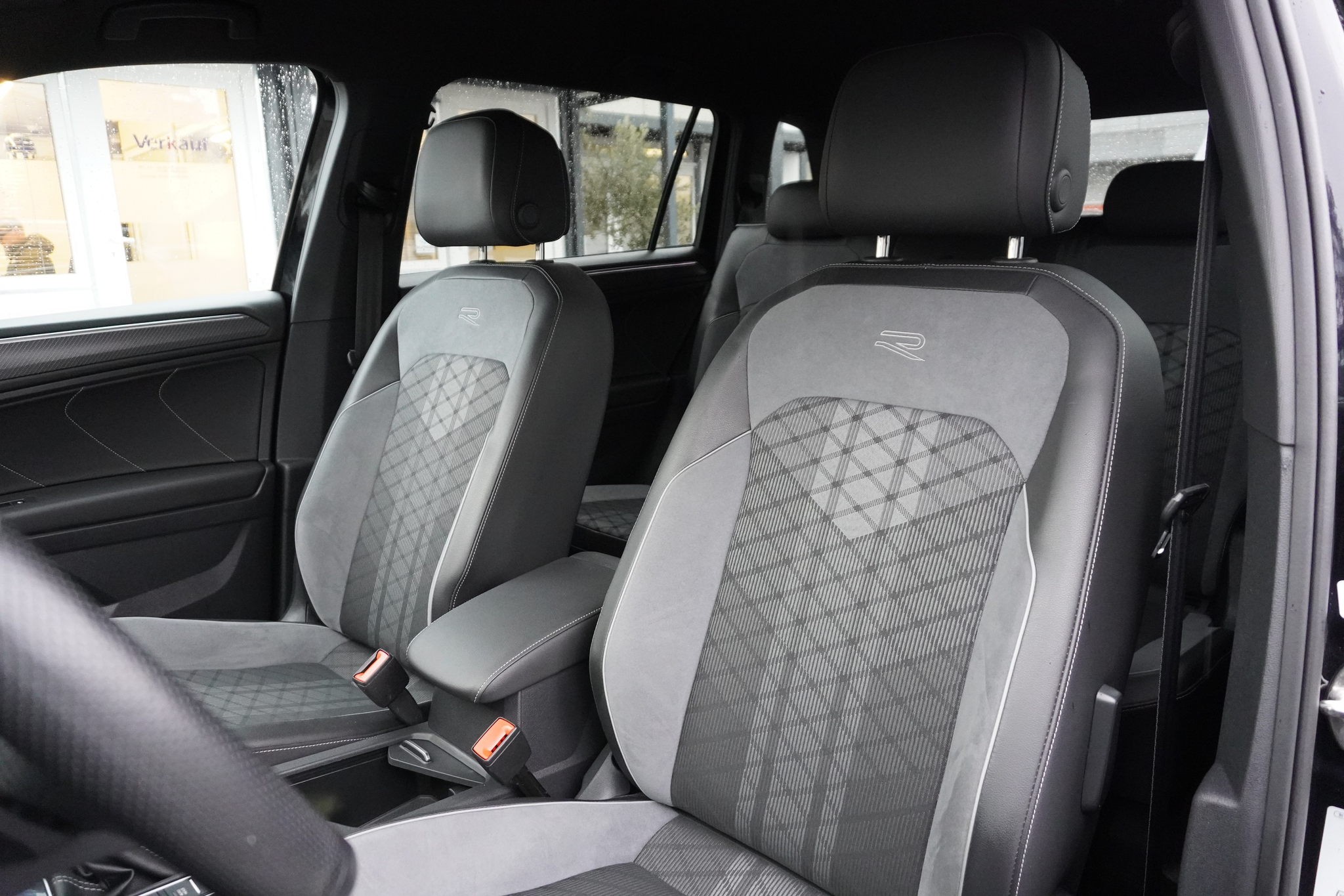 listing desktop thumbnail image 12