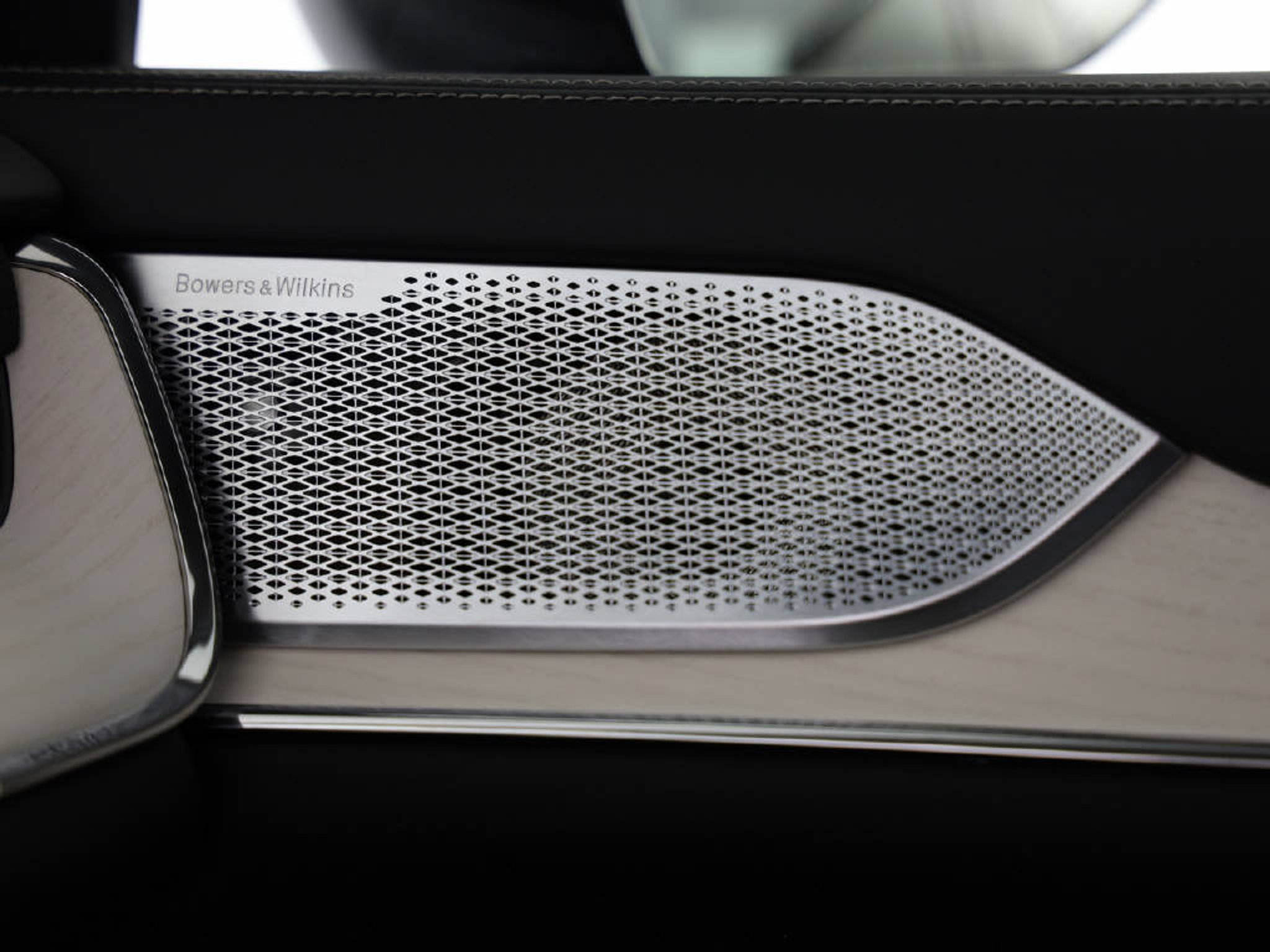 listing desktop thumbnail image 26