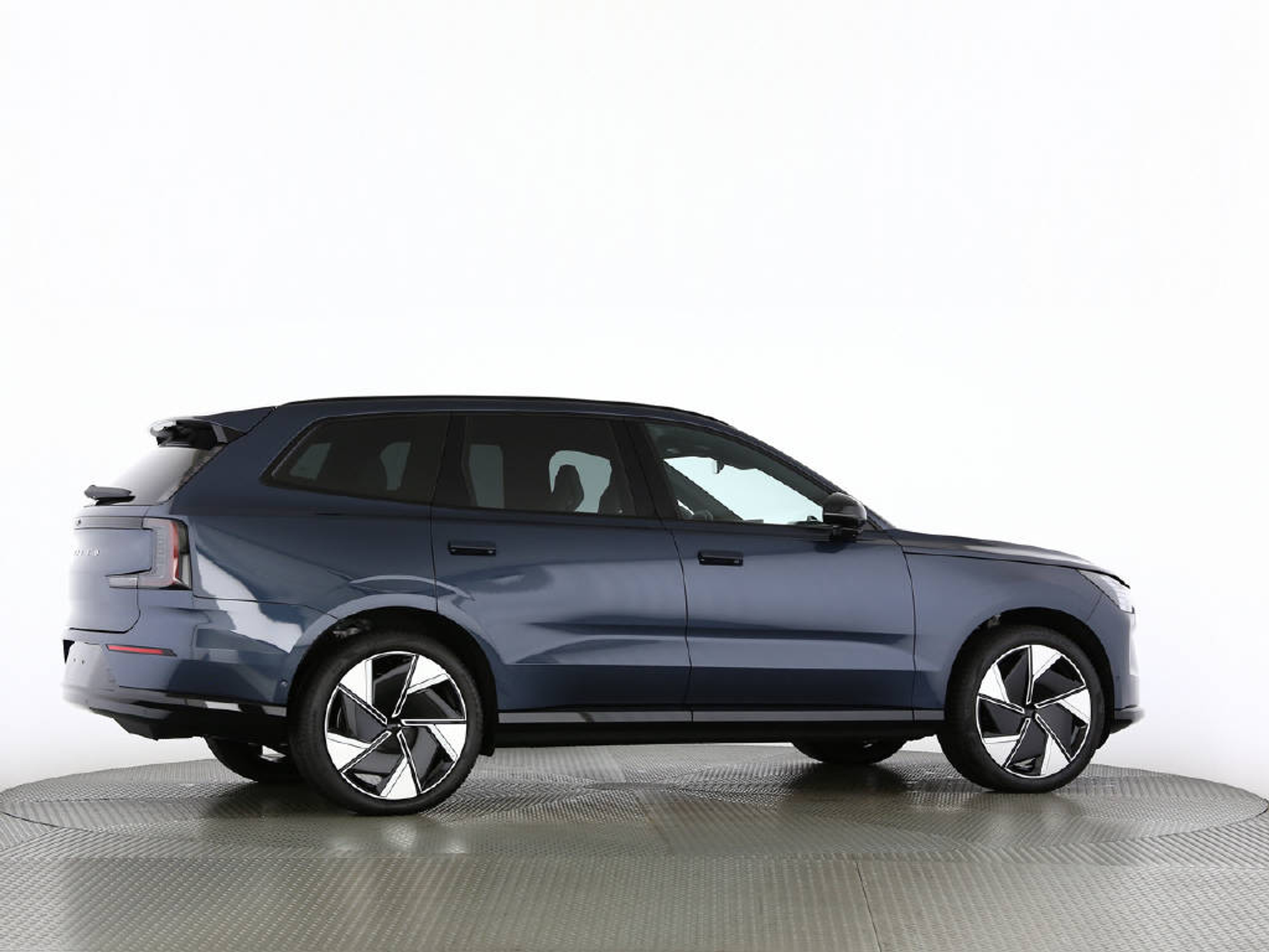 listing desktop thumbnail image 14