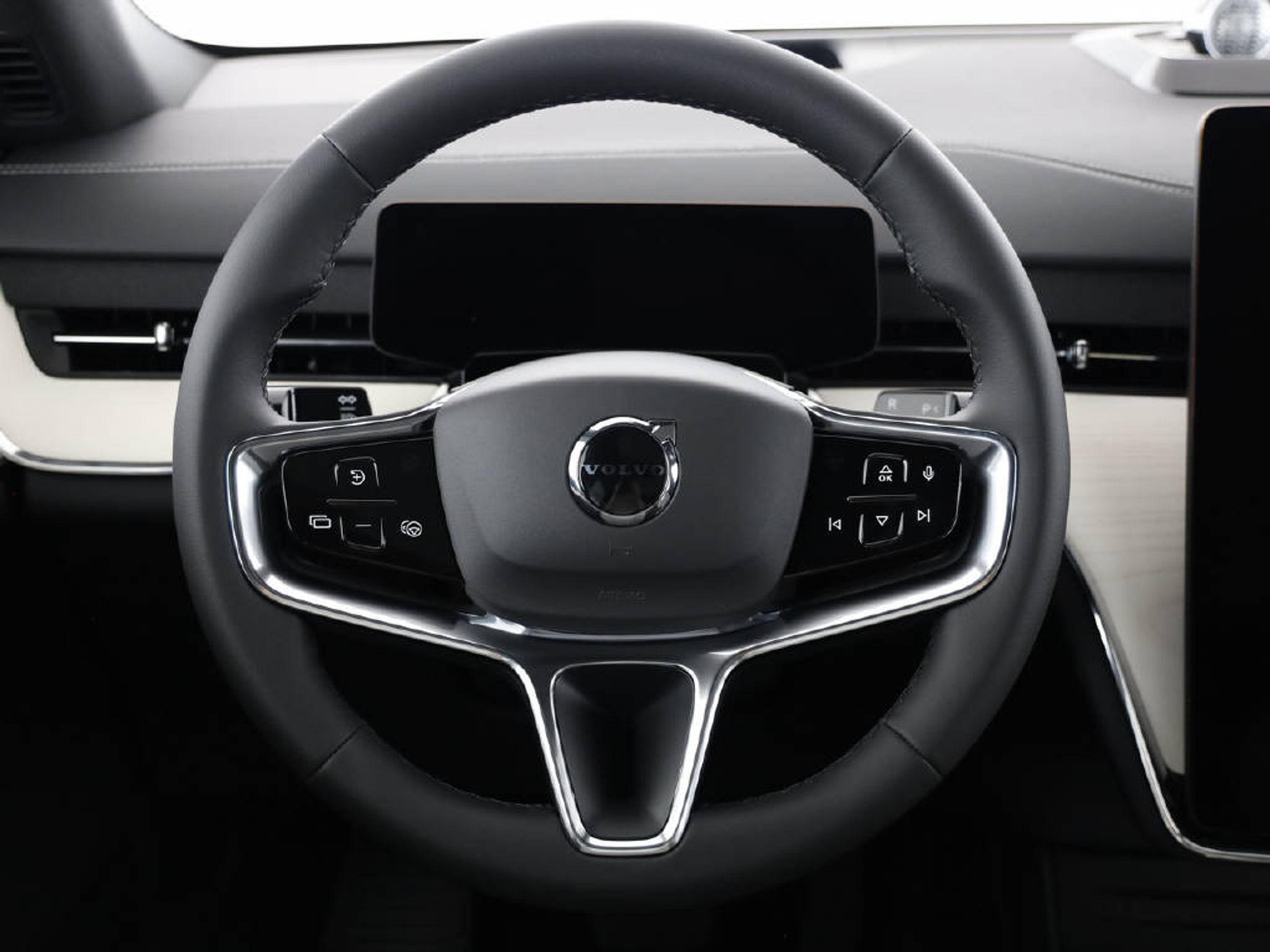 listing desktop thumbnail image 25