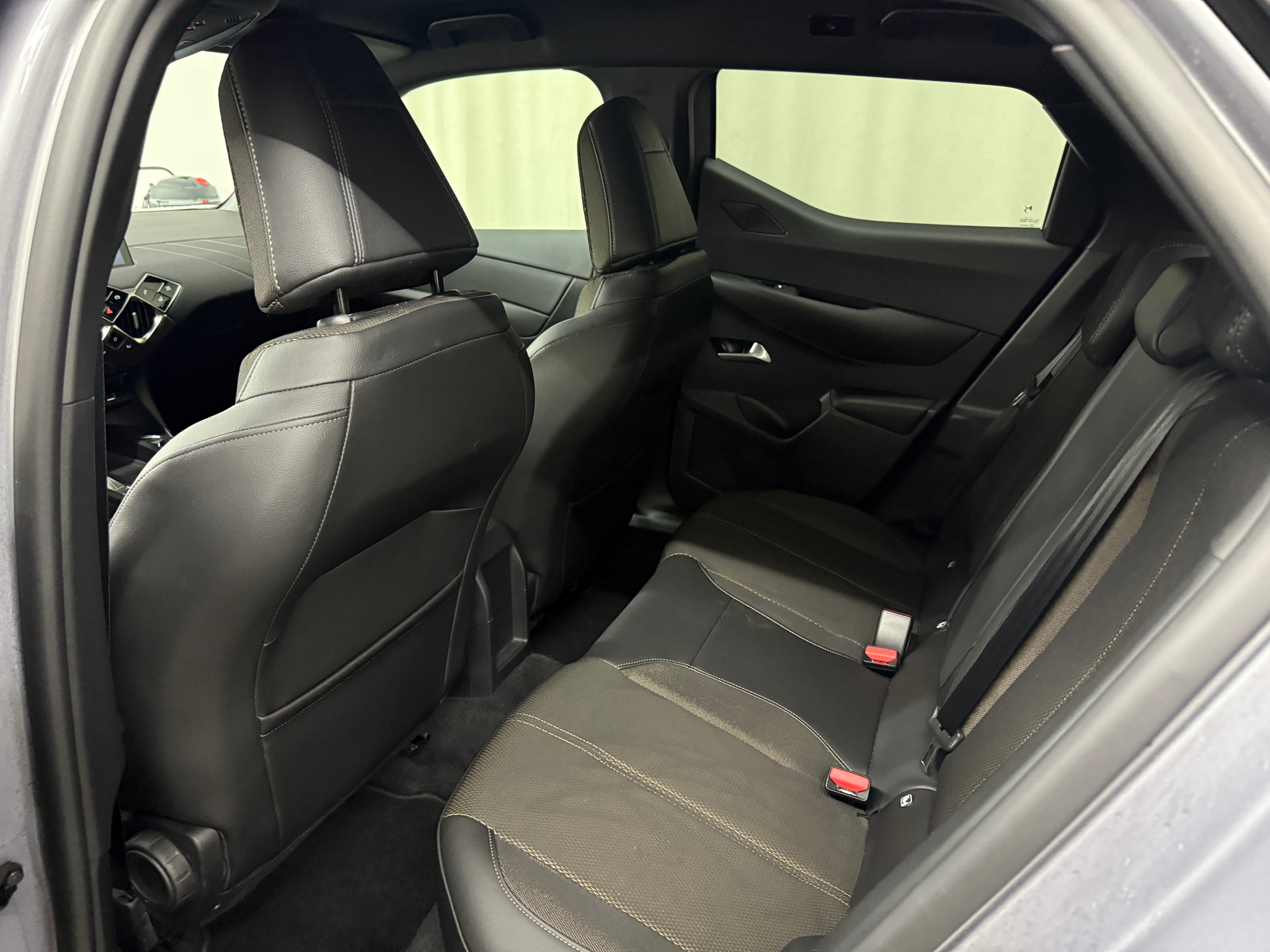 listing desktop thumbnail image 12