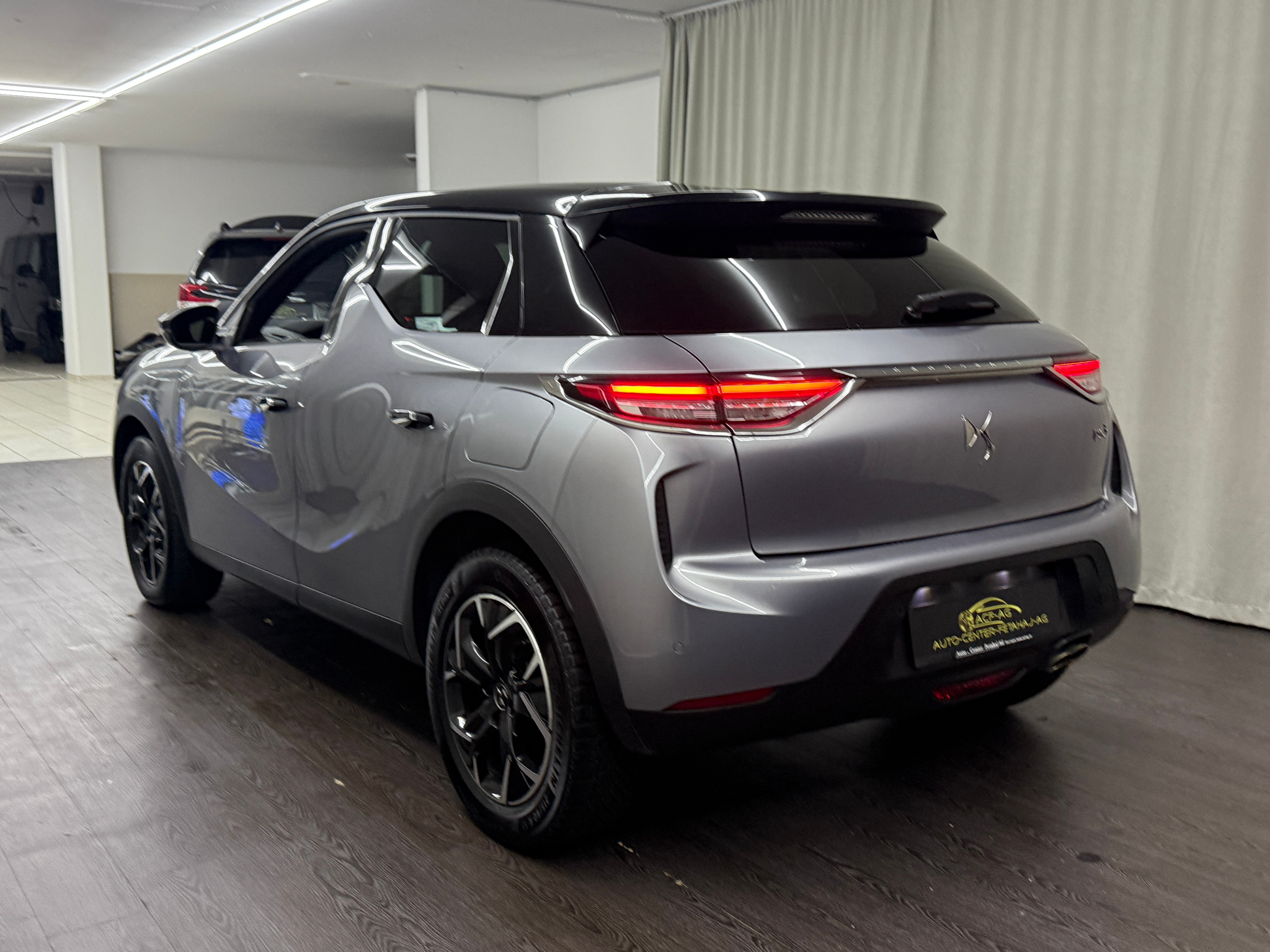 listing desktop thumbnail image 5