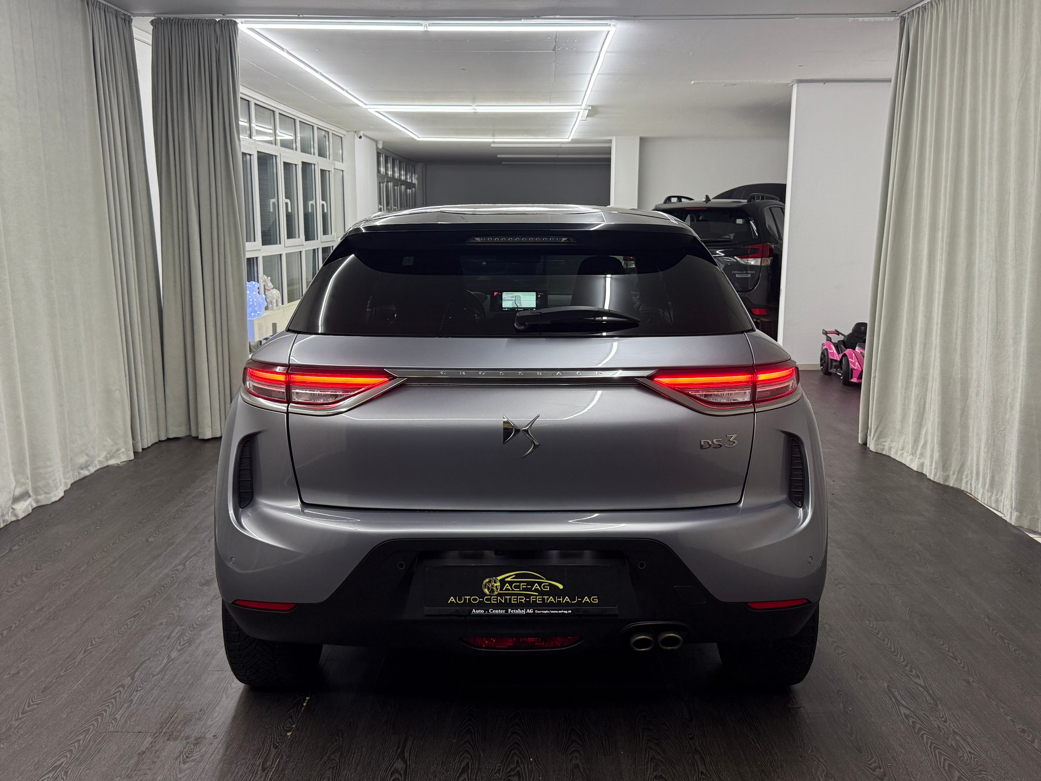 listing desktop thumbnail image 4