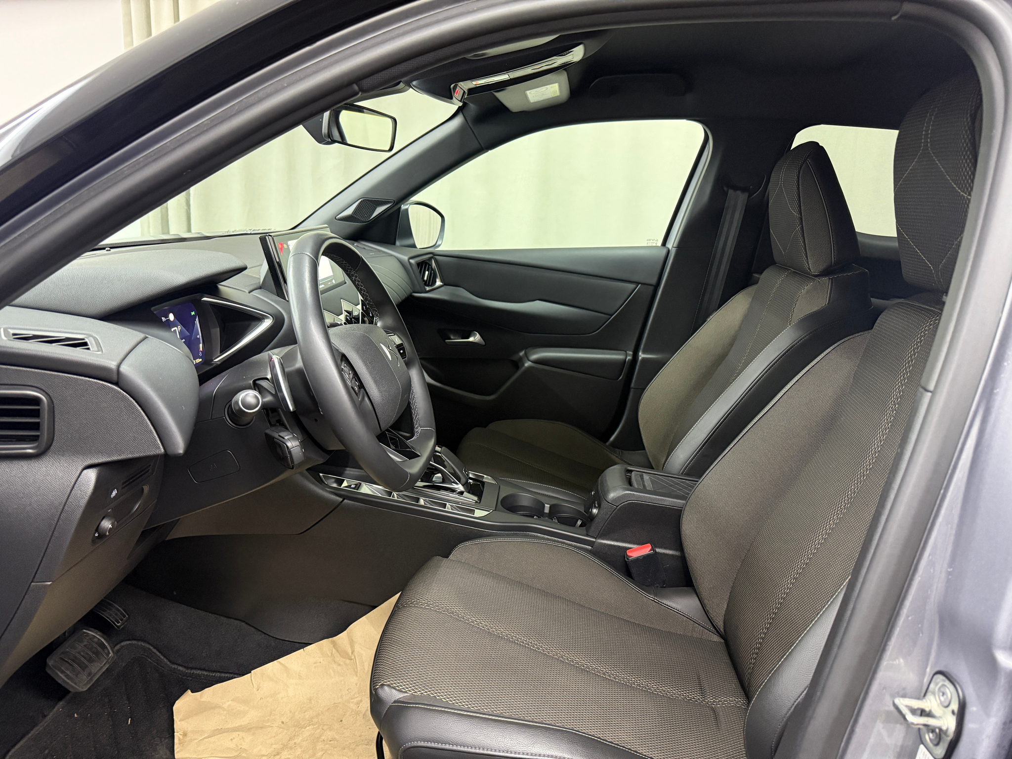 listing desktop thumbnail image 6