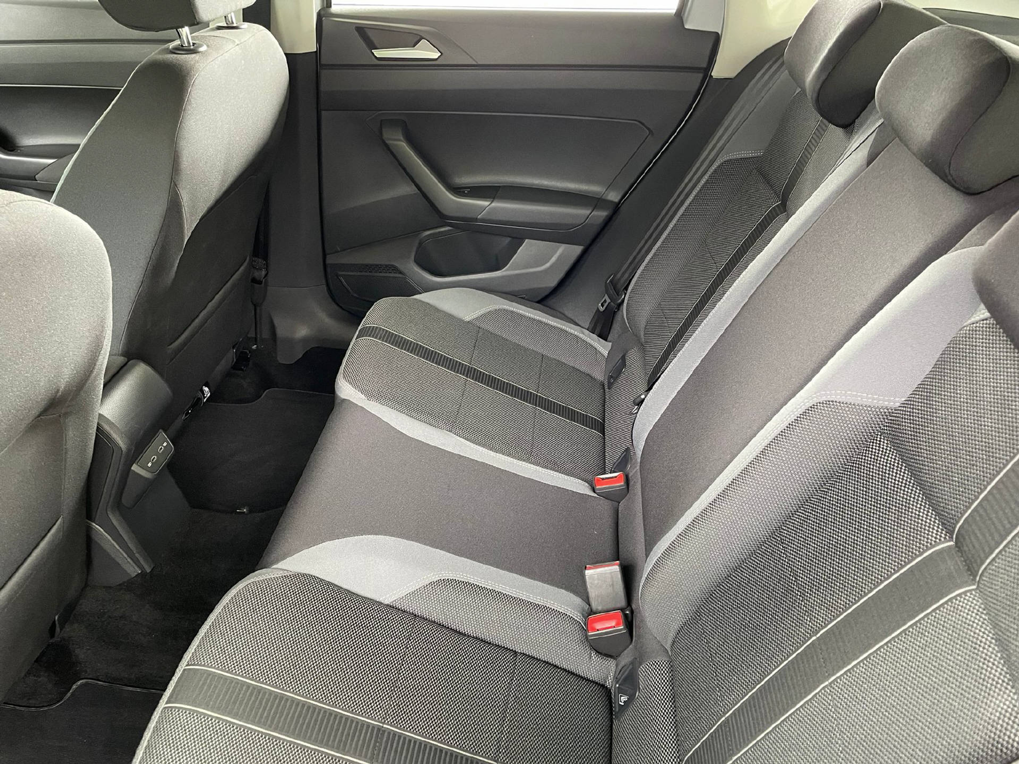 listing desktop thumbnail image 7