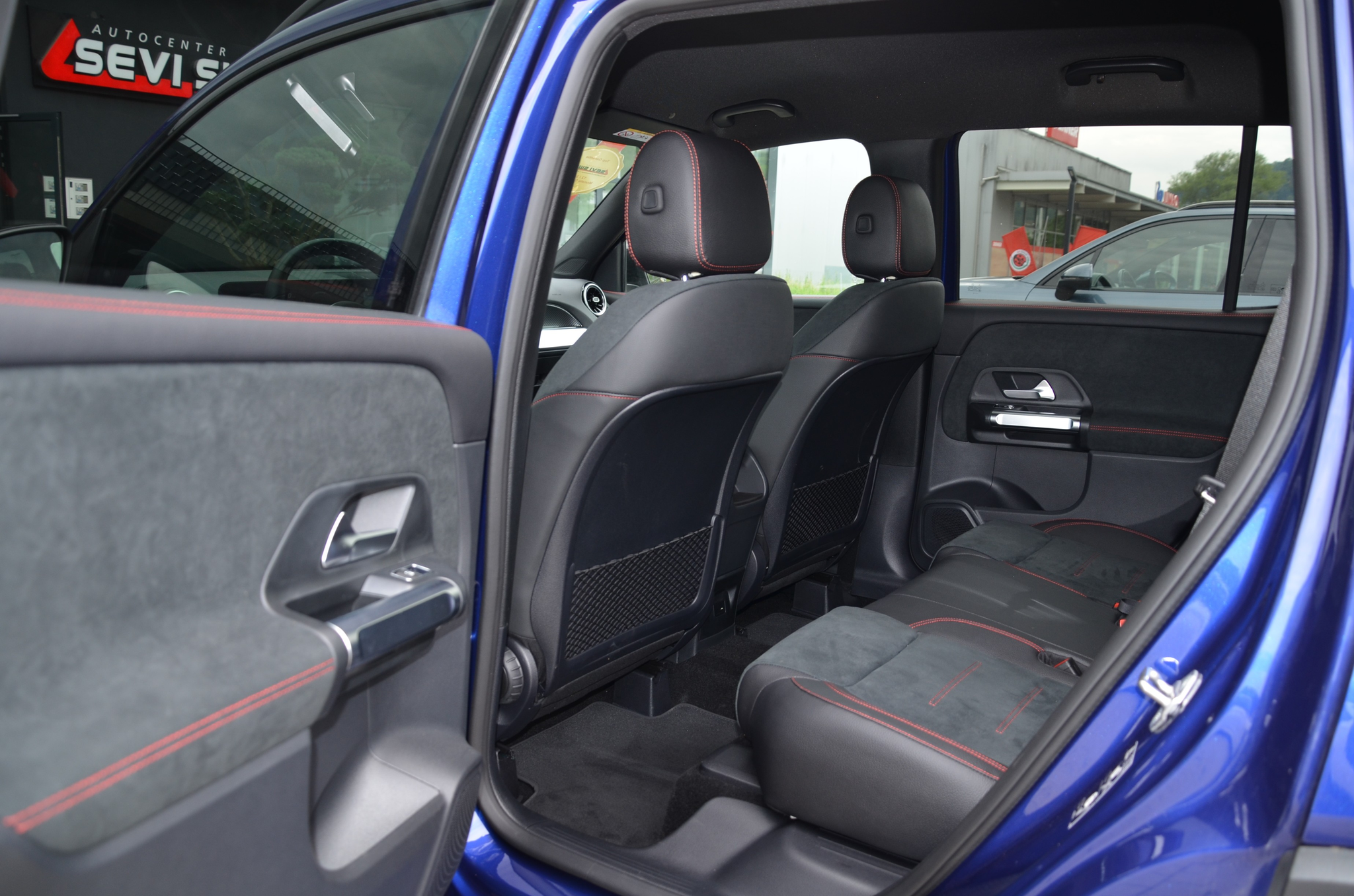 listing desktop thumbnail image 12