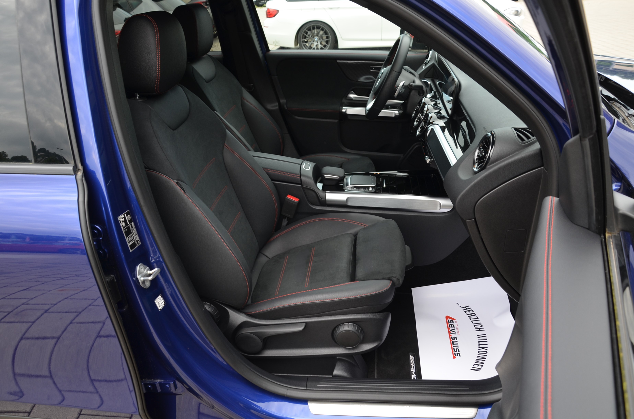 listing desktop thumbnail image 13