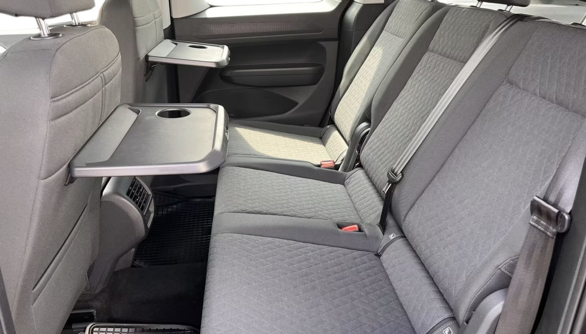 listing desktop thumbnail image 9