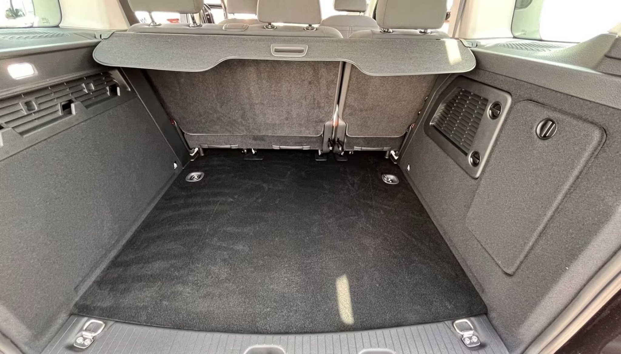 listing desktop thumbnail image 10